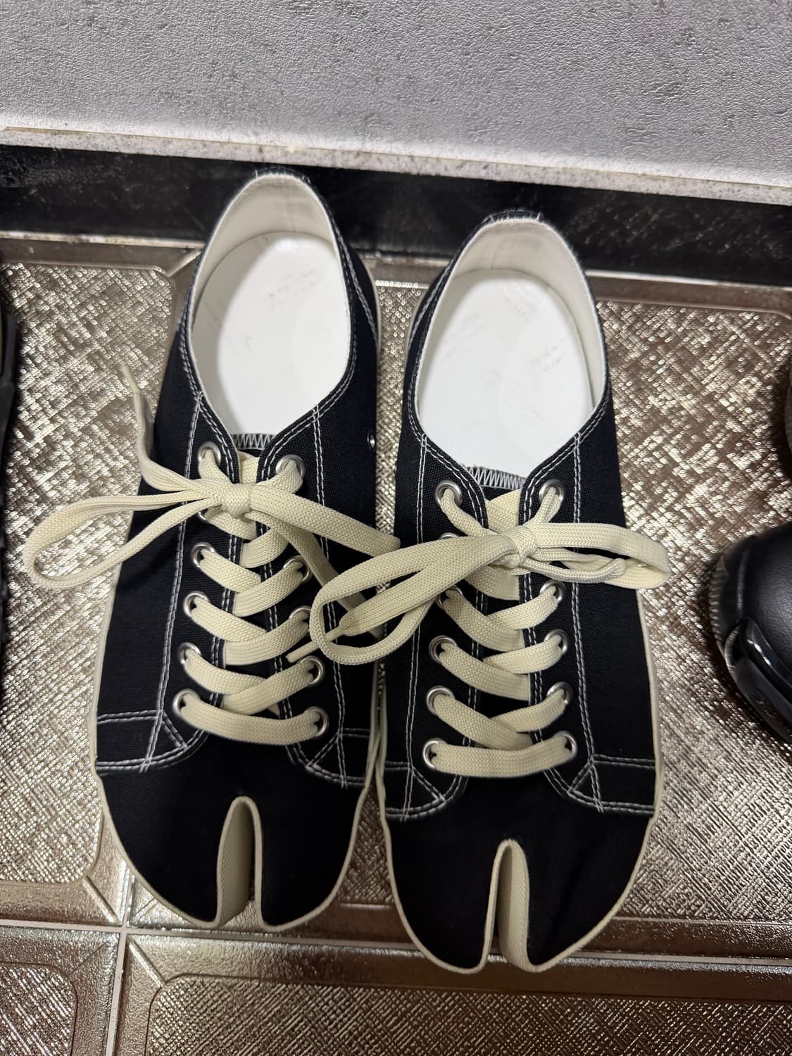 마르지엘라 스니커즈 41.5 상품이미지1