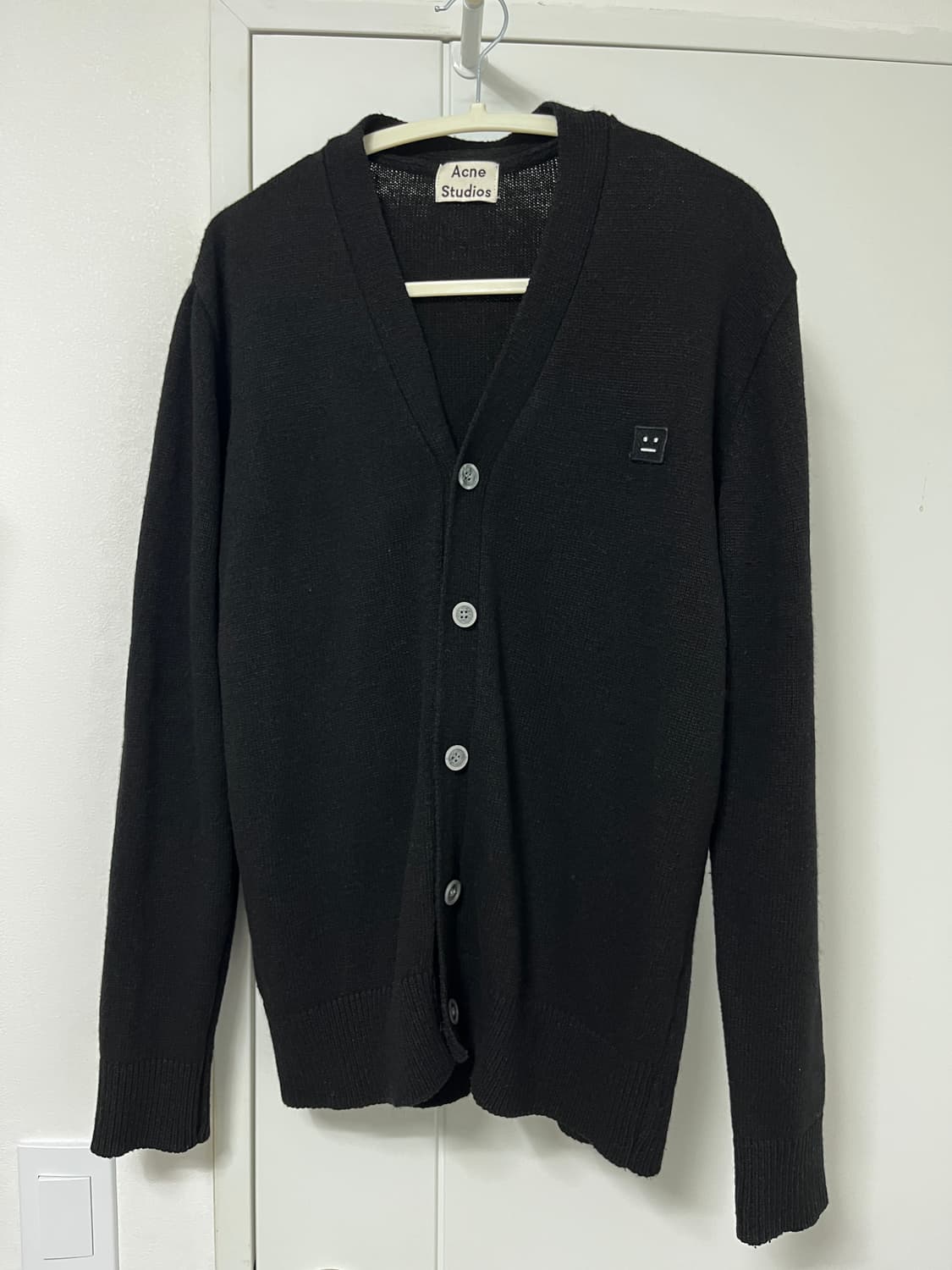 아크네 스튜디오 페이스 로고 가디건 싸게 팝니다! 상품이미지1