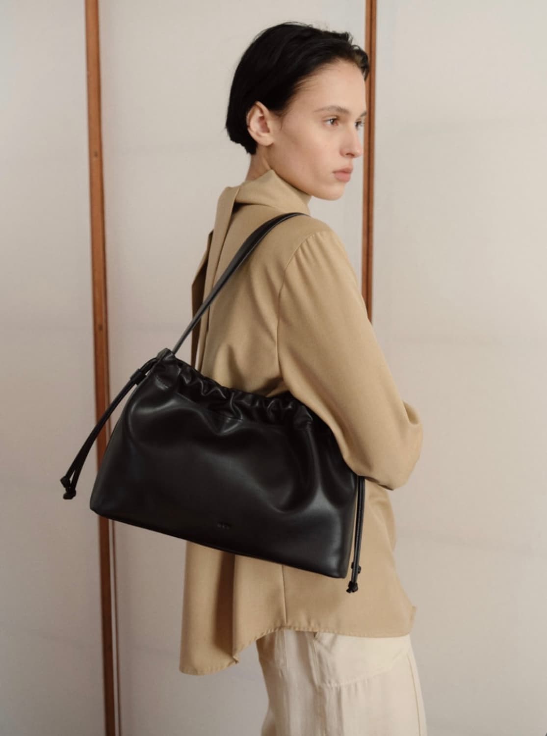 로서울 ROH SEOUL 숄더백 블랙 상품이미지1