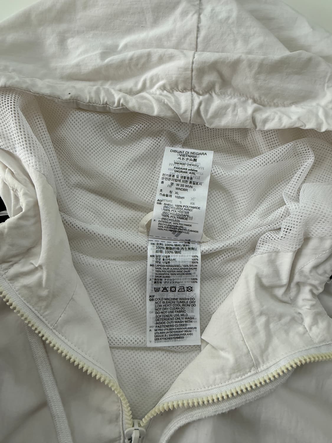 아디다스 루즈핏 화이트 나일론 우븐 후드 바람막이 상품이미지5