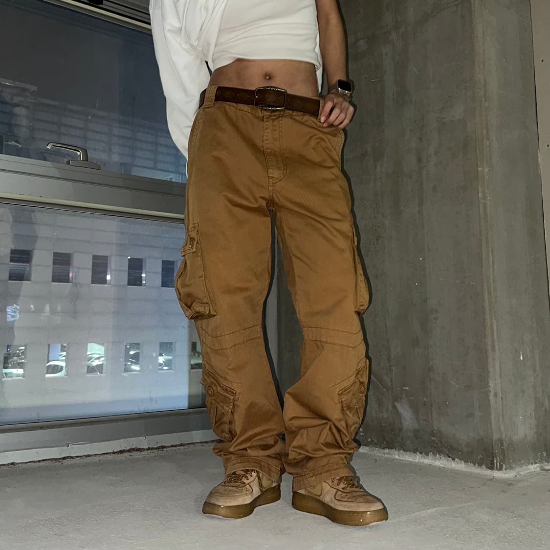 eight pocketed utility cargo  pants 상품이미지3