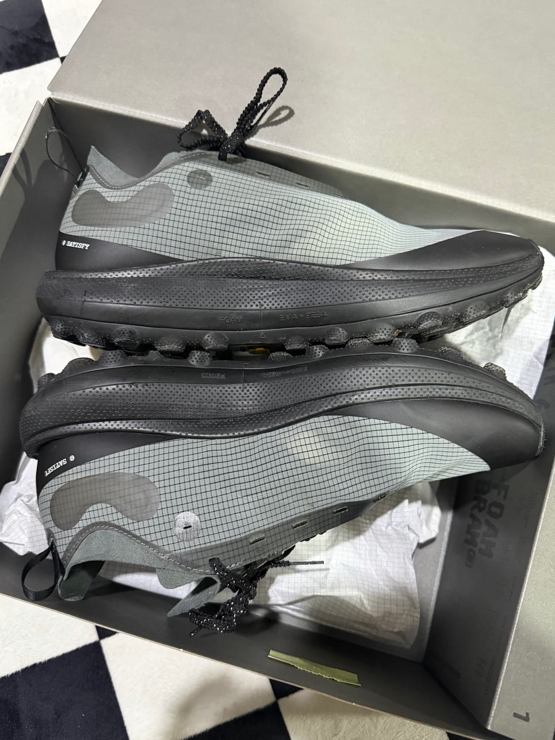 새티스파이 더 라커 쉐도우 러닝화 상품이미지4