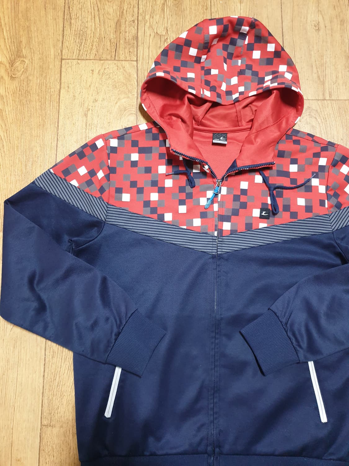 1200 르까프 운동복 후드집업 95 사이즈입니다 상품이미지4