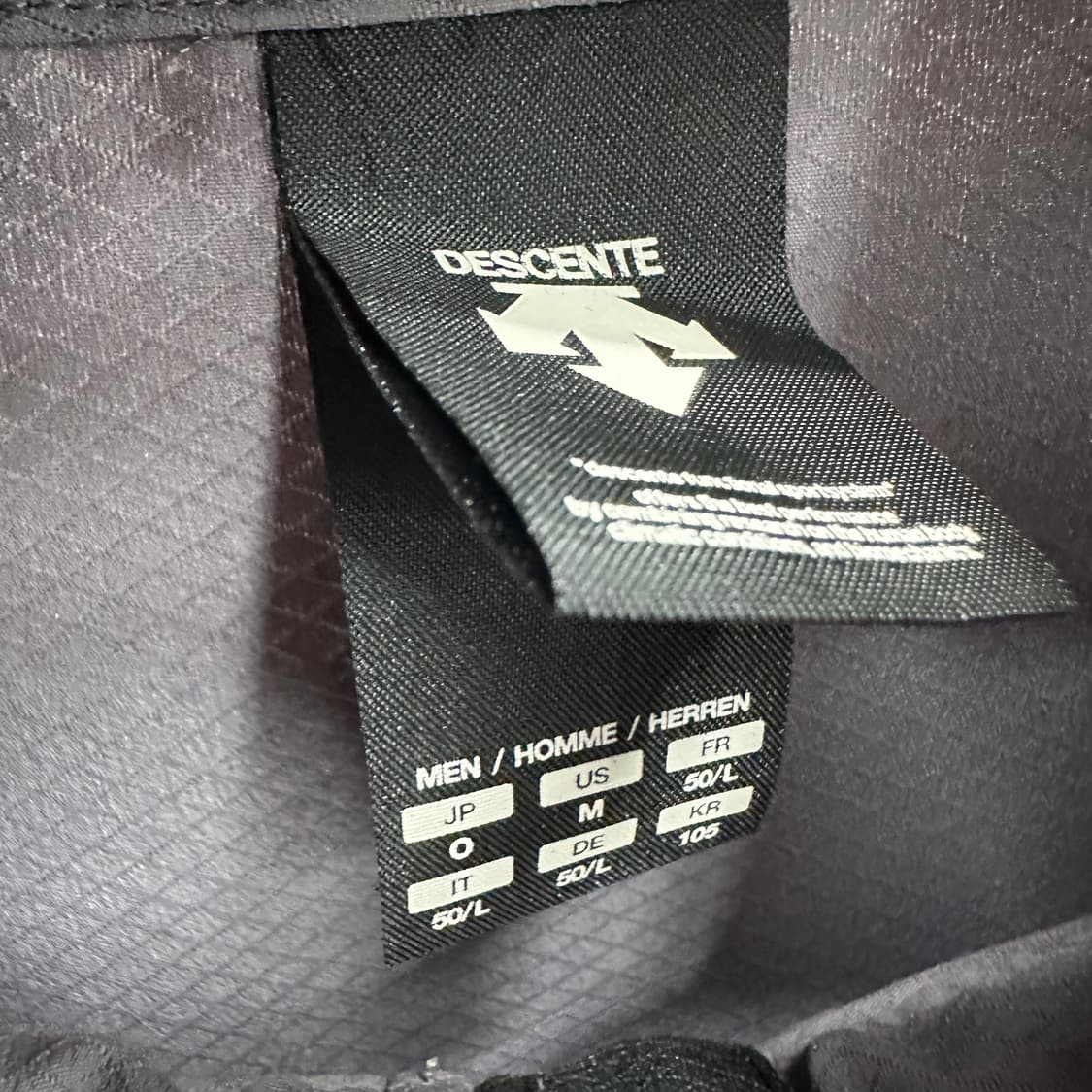 100 데상트 남자 트레이닝 집업 자켓 상품이미지3