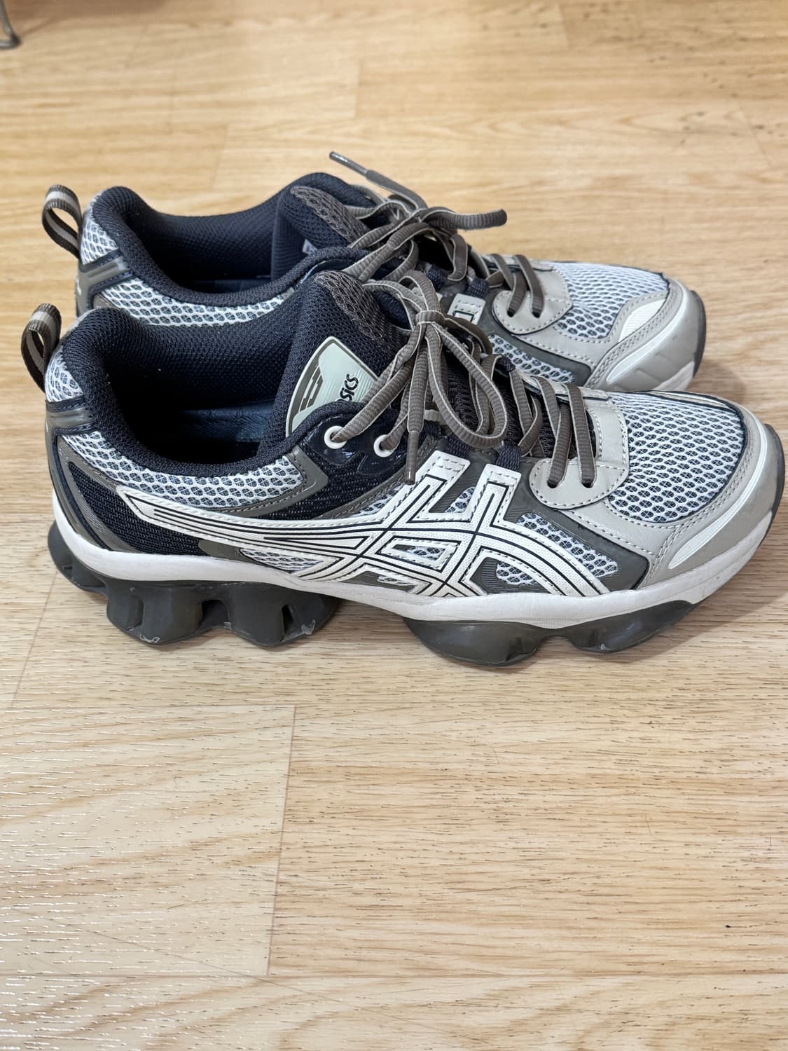 아식스 젤 퀀텀 키네틱 버치 다크타우페 265cm 상품이미지3