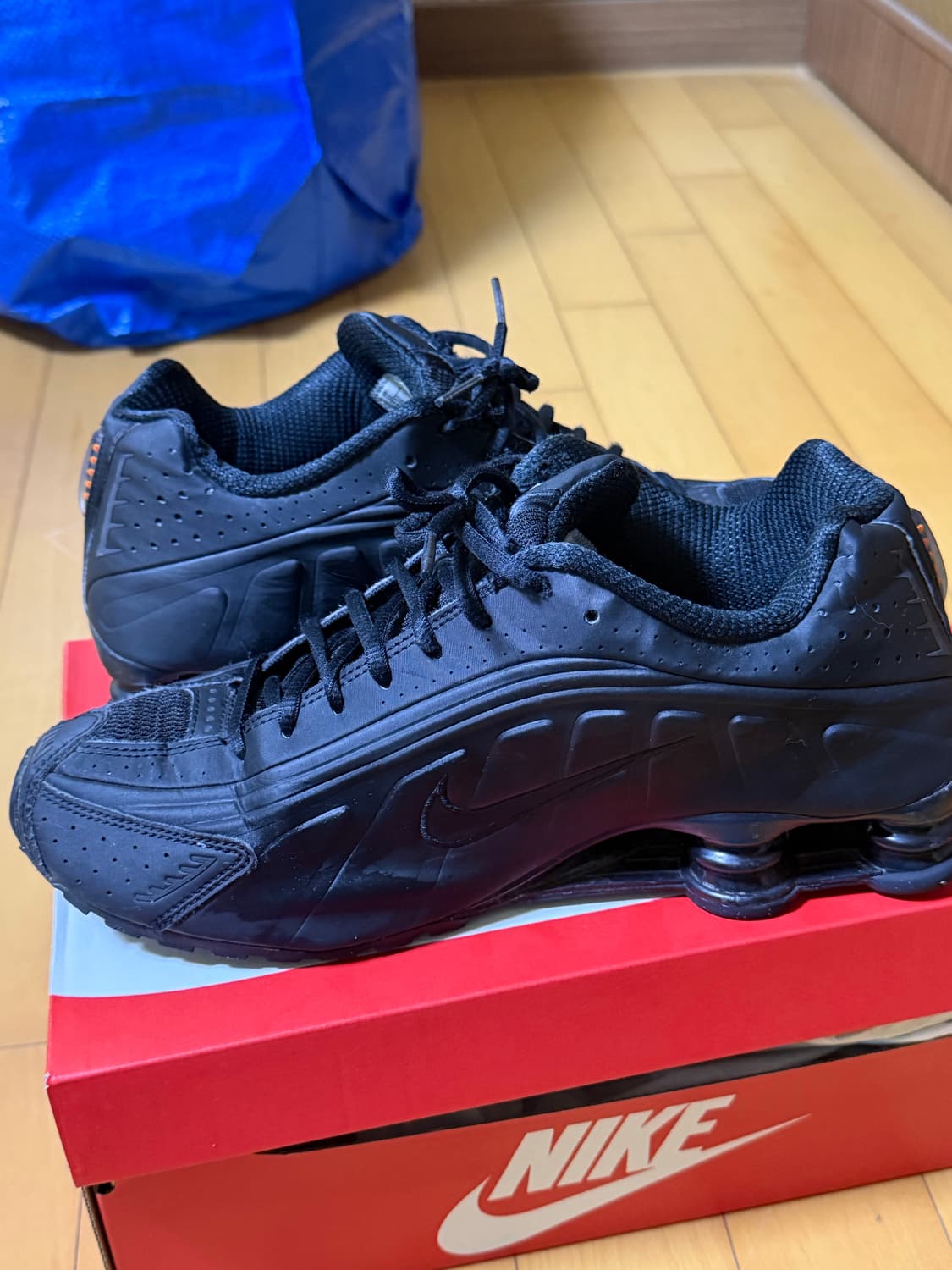 나이키 샥스 W280 남자 사이즈 270 트리플블랙 상품이미지4