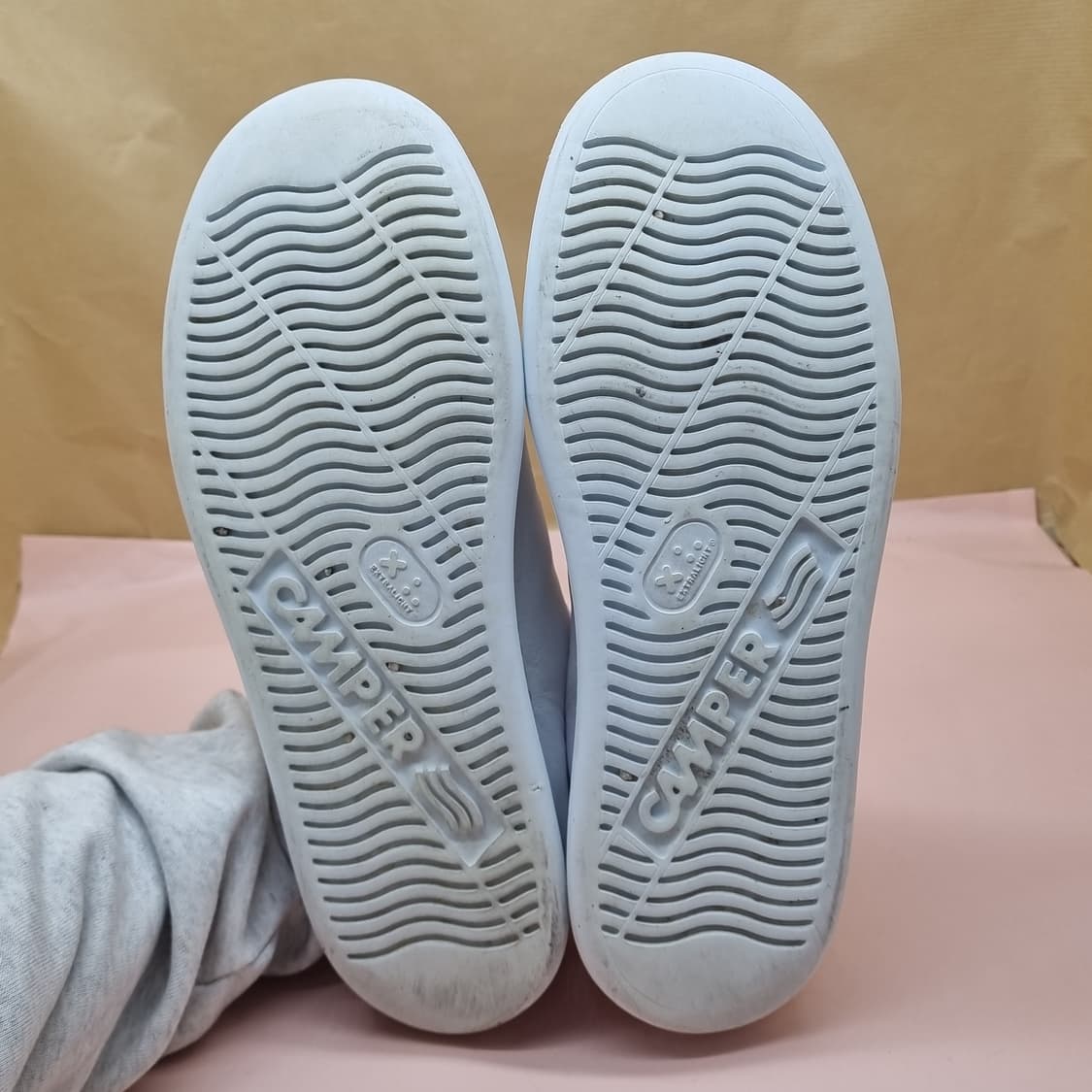 캠퍼 러너 남성운동화 270 상품이미지3