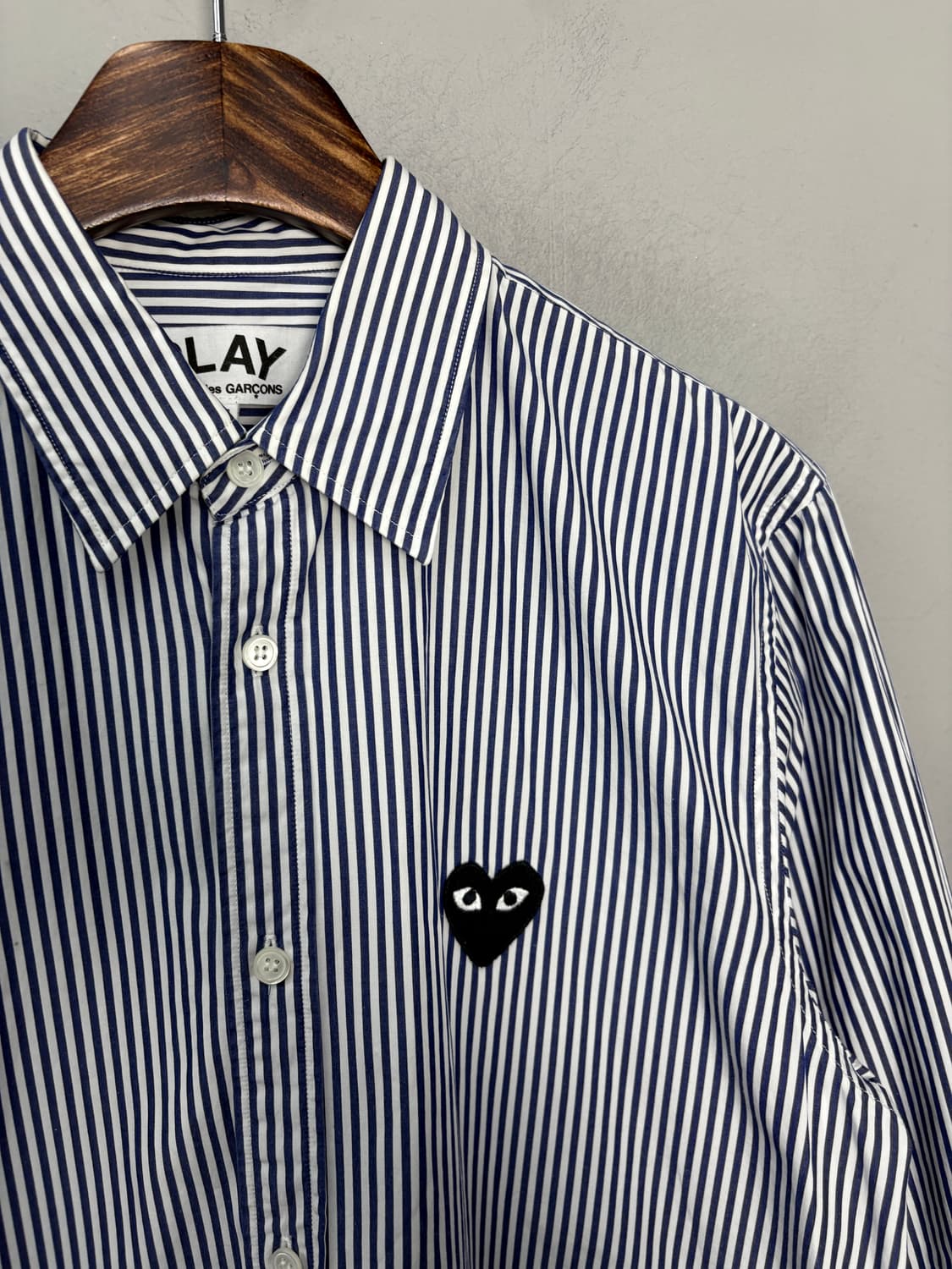 꼼데가르송 스트라이프 블랙하트 와펜 셔츠 A3801 상품이미지3