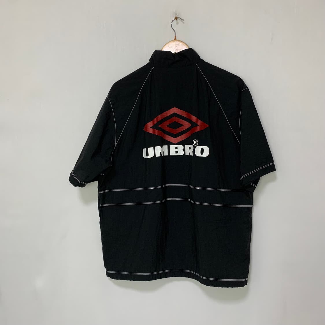 엄브로 스티치 반팔 아노락 블랙 남성 95 반집업 고프코어 상품이미지4