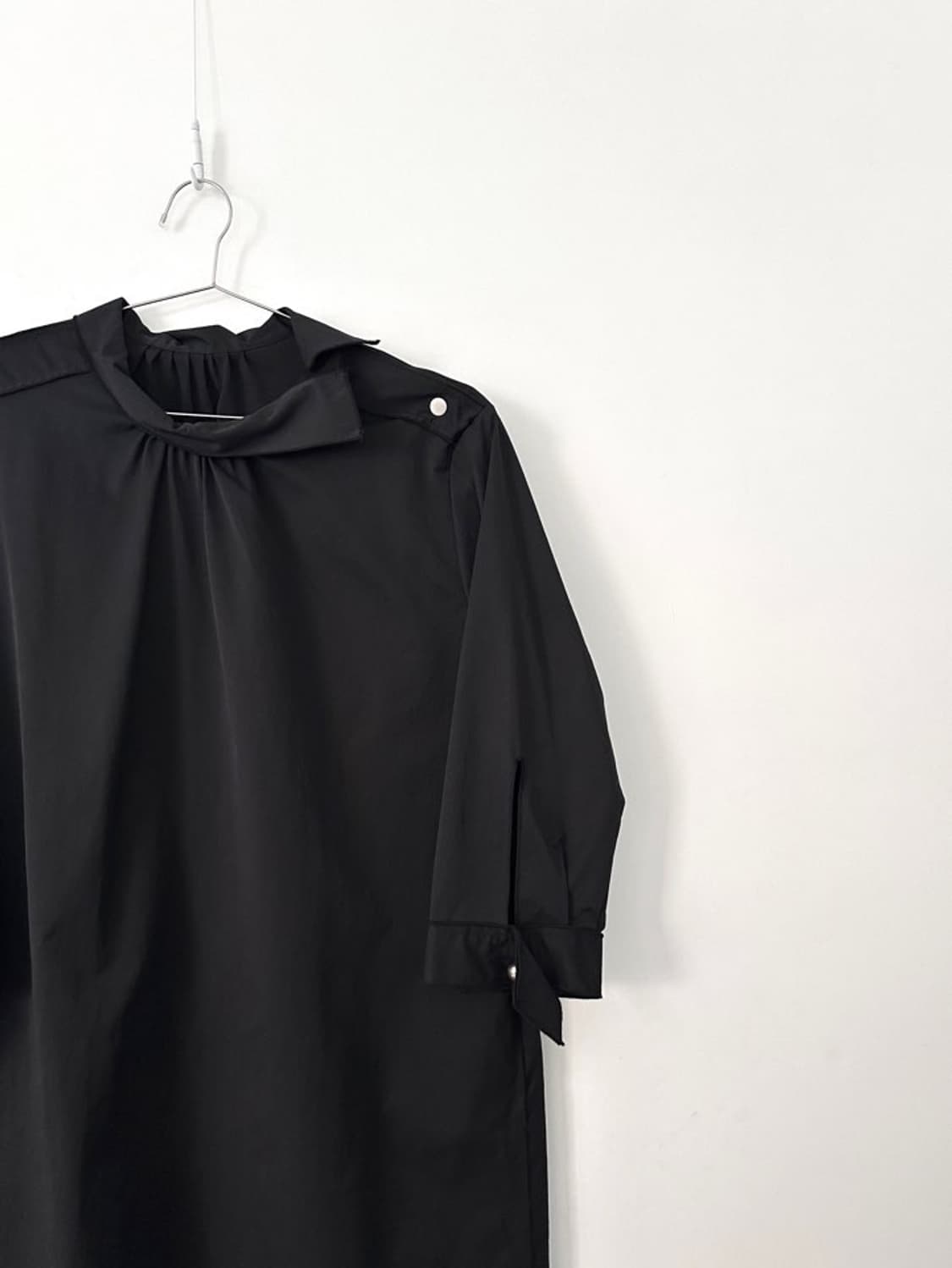 Semi pintuck layered ops & top / black 상품이미지6