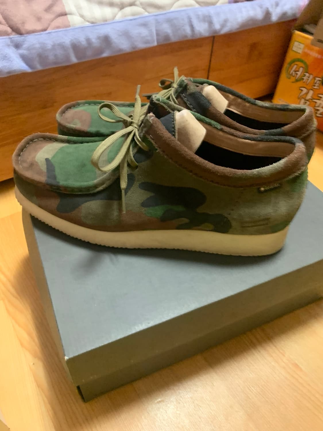 슈프림 클락스 왈라비 카모 고어텍스  상품이미지4