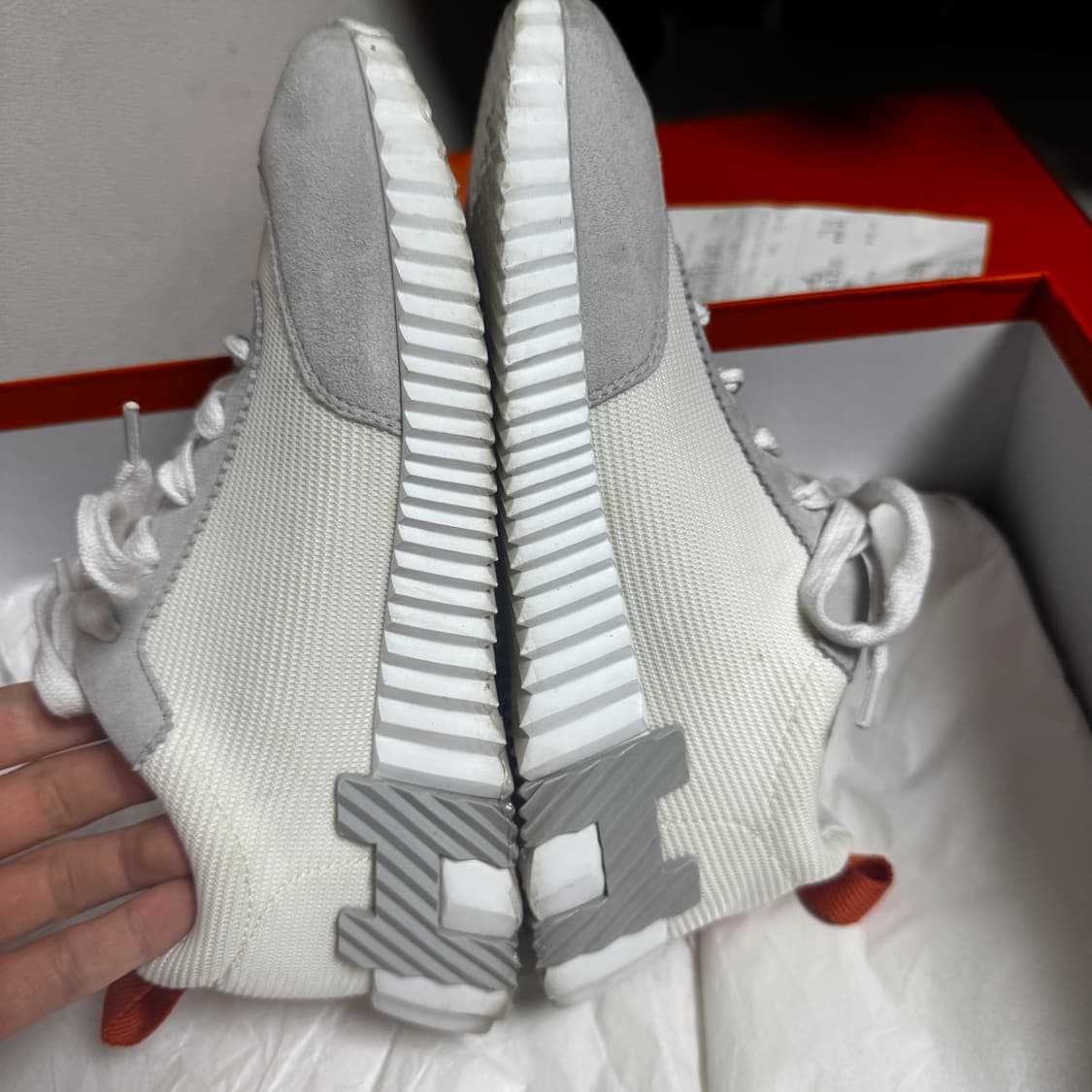 에르메스 바운싱 블랑 스웨이드 스니커즈 39 상품이미지4