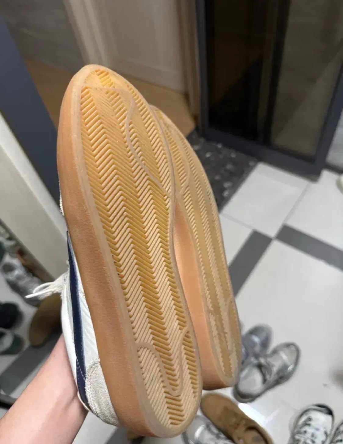 나이키 킬샷 제이크루 270사이즈 대여 가성비 상품이미지3