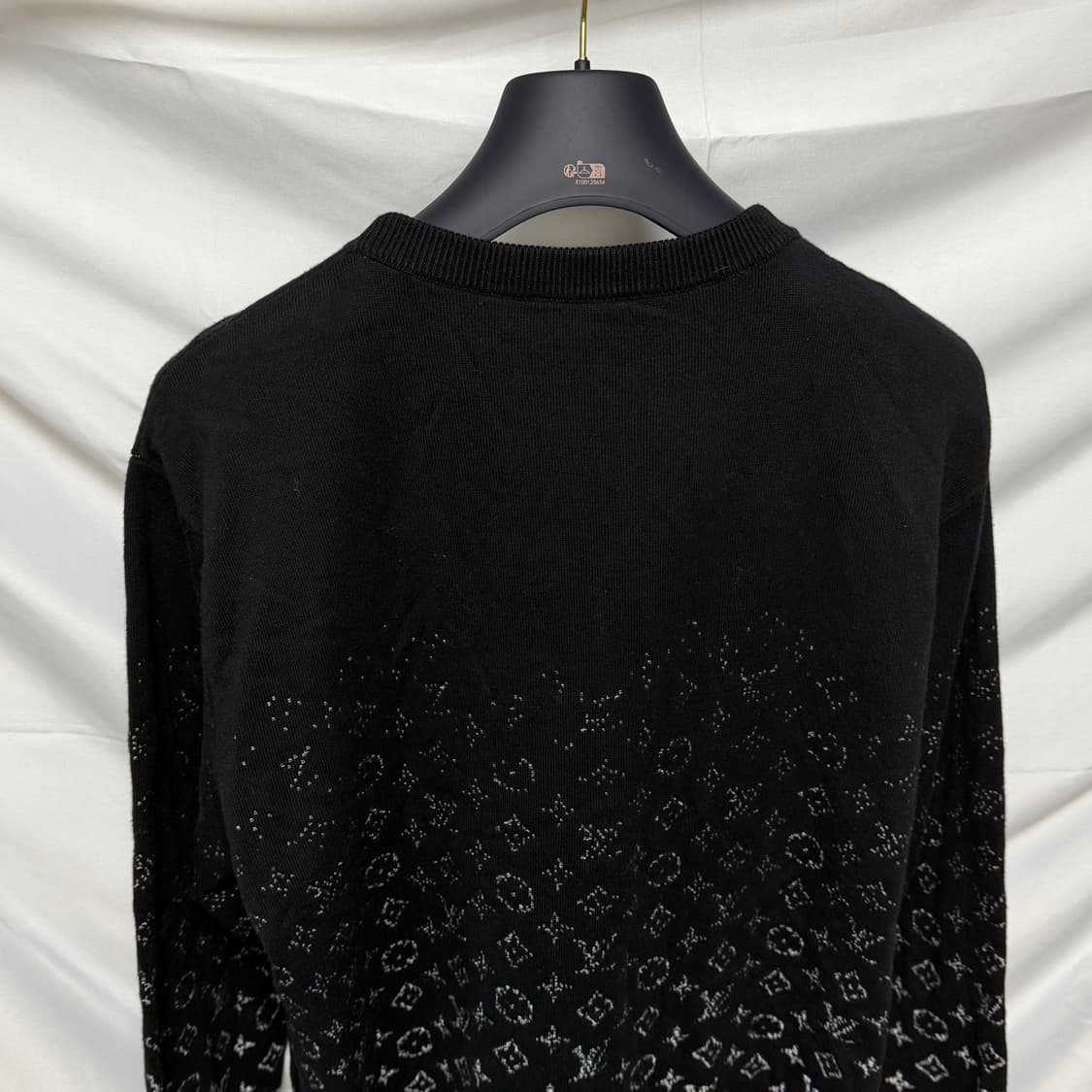 [S+급/2XL] 루이비통 모노그램 그라데이션 니트 블랙 상품이미지5