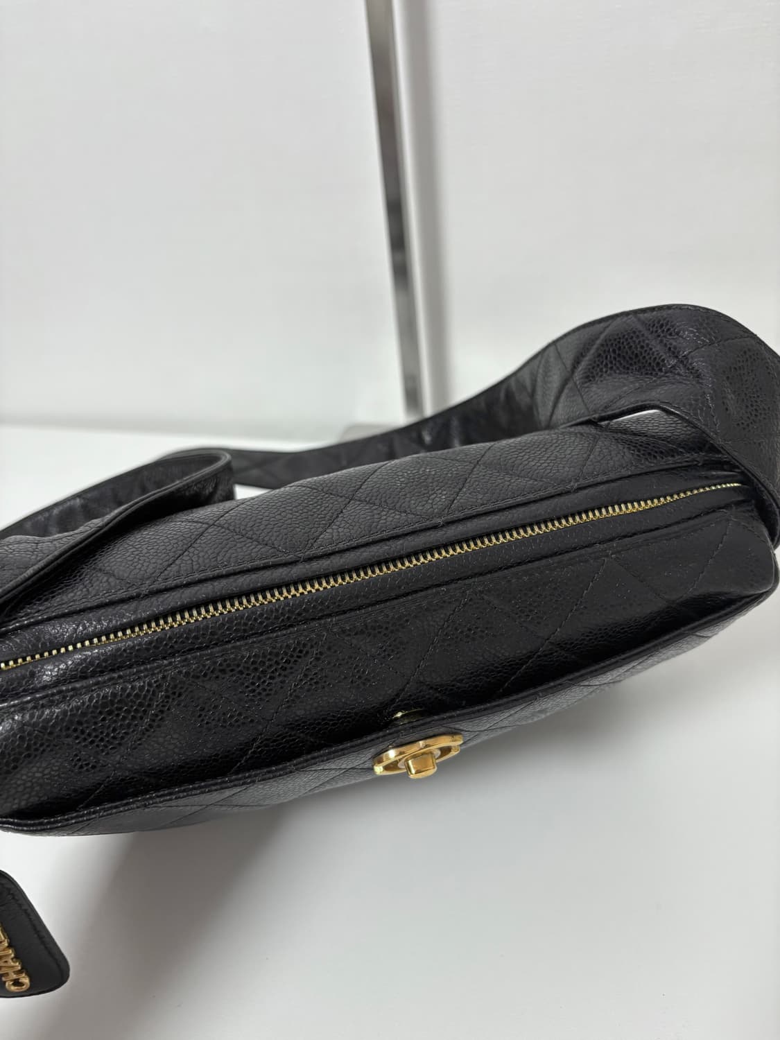 샤넬 캐비어 빈티지 크로스백 상품이미지8