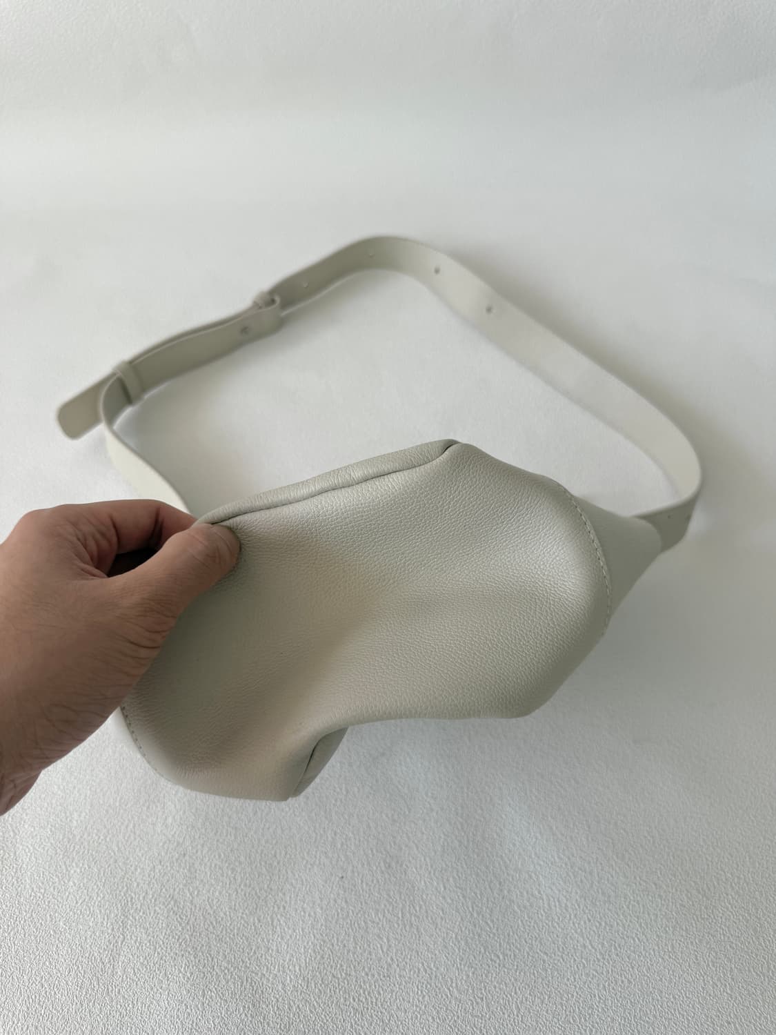 LAIDBACK 레더 크로스백 상품이미지4