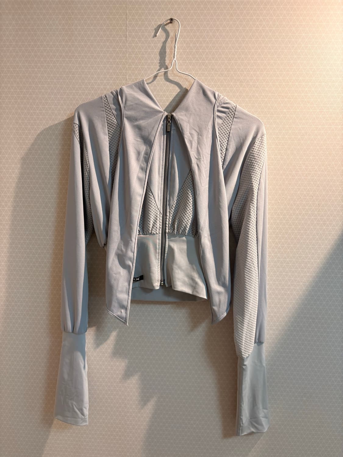 도키스 크롭 후드집업 상품이미지1