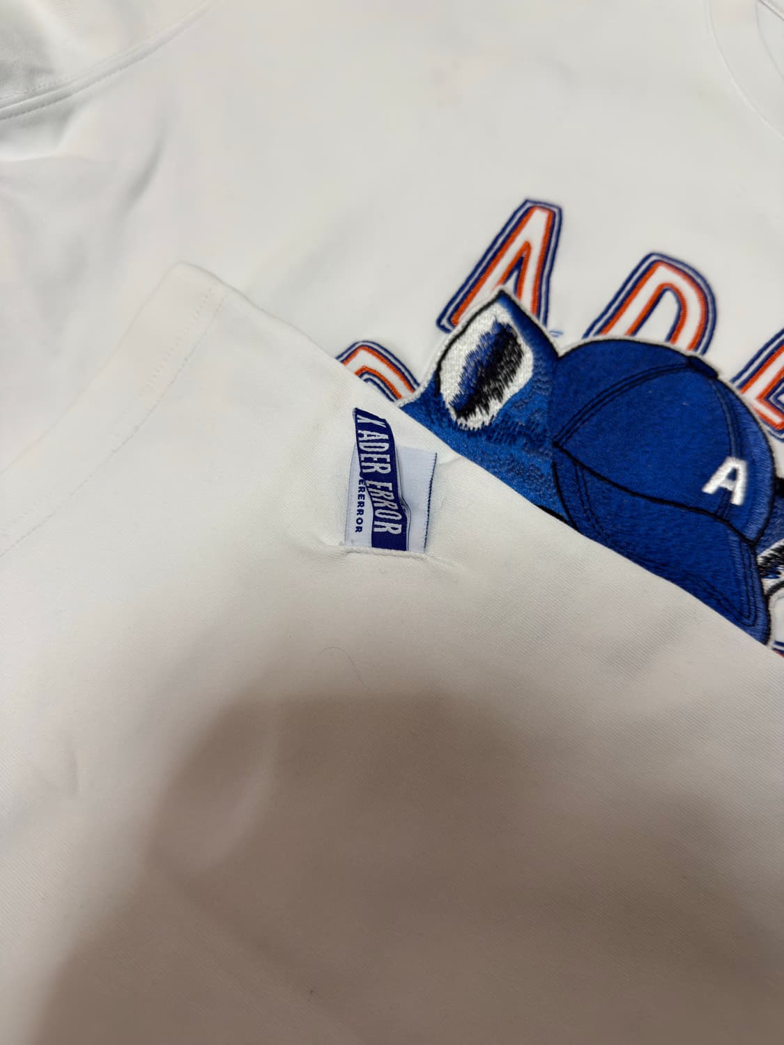 [2]메종 키츠네x아더에러 더 블루이스트 폭스 티셔츠 화이트 상품이미지3