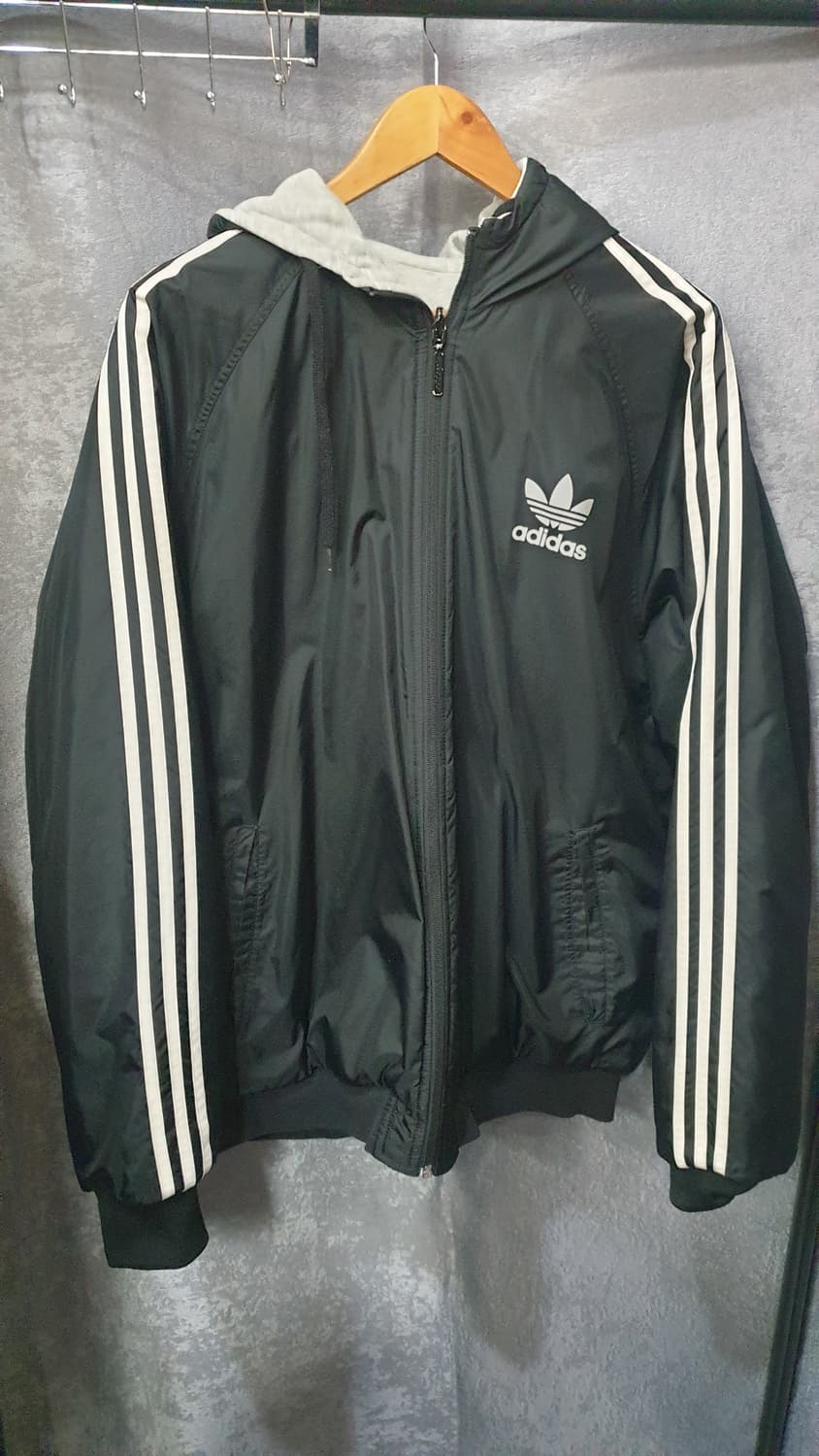 아디다스 올드스쿨  파이어리버시블  패딩후드집업 105~110 상품이미지4