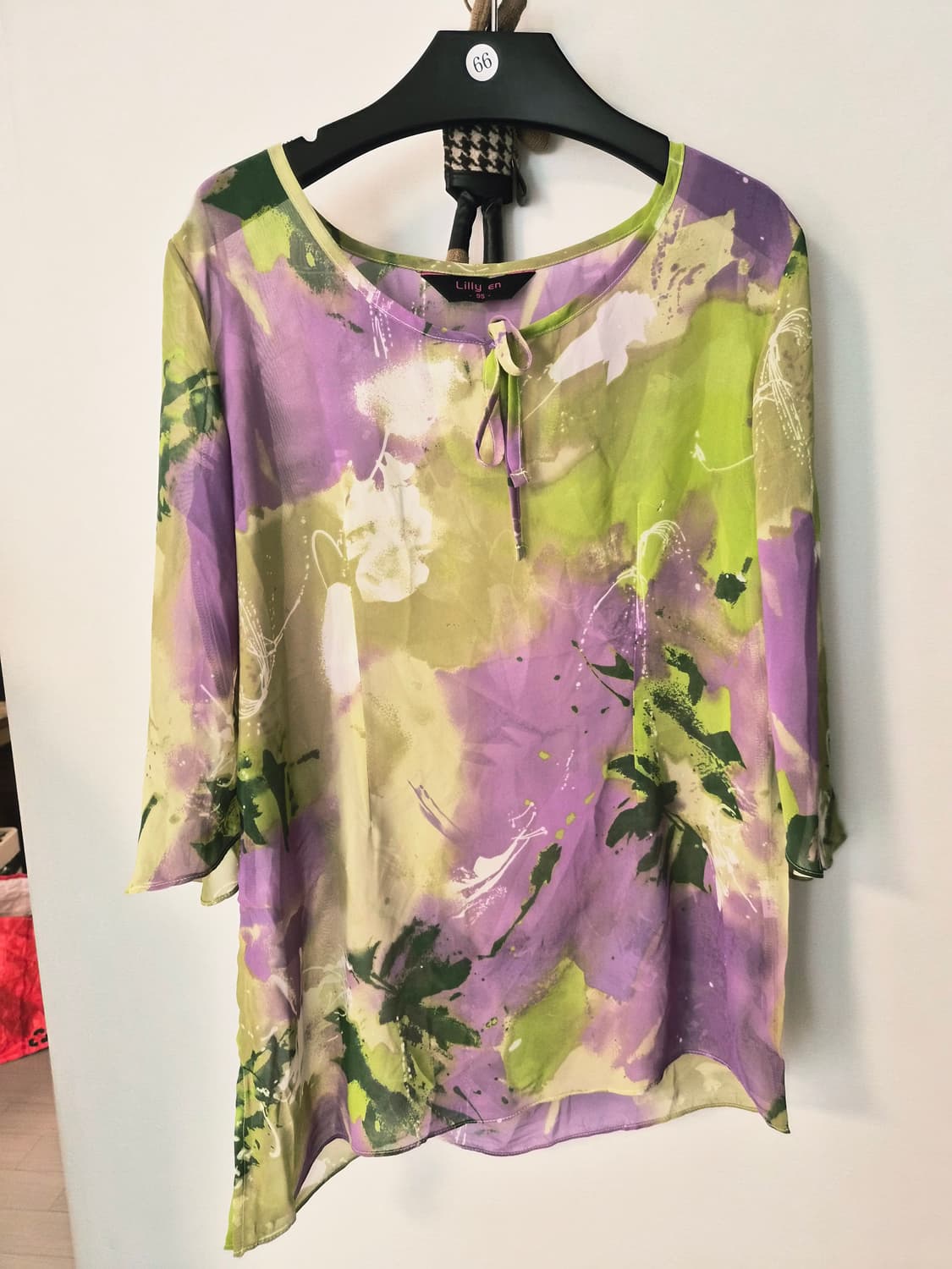 릴리엔 화사한 수채화 패턴 쉬폰 블라우스 (66/95) 상품이미지2