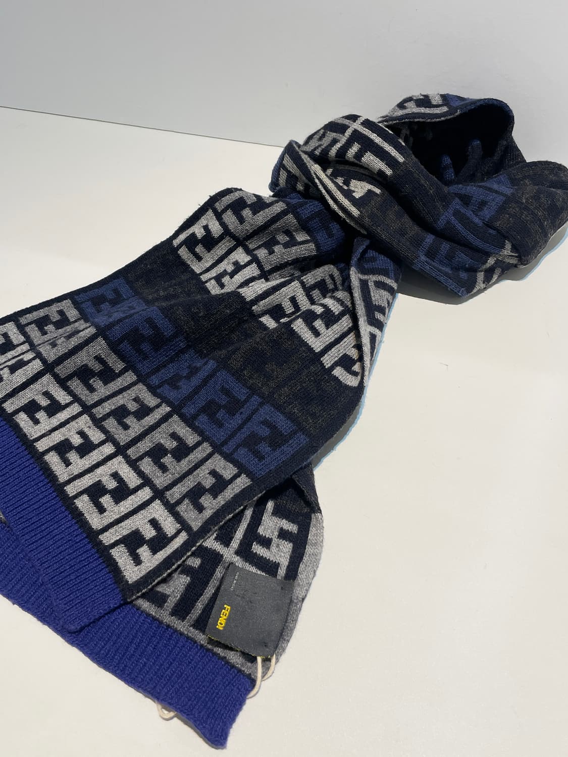 펜디 로고 패턴 목도리 A1429 상품이미지1