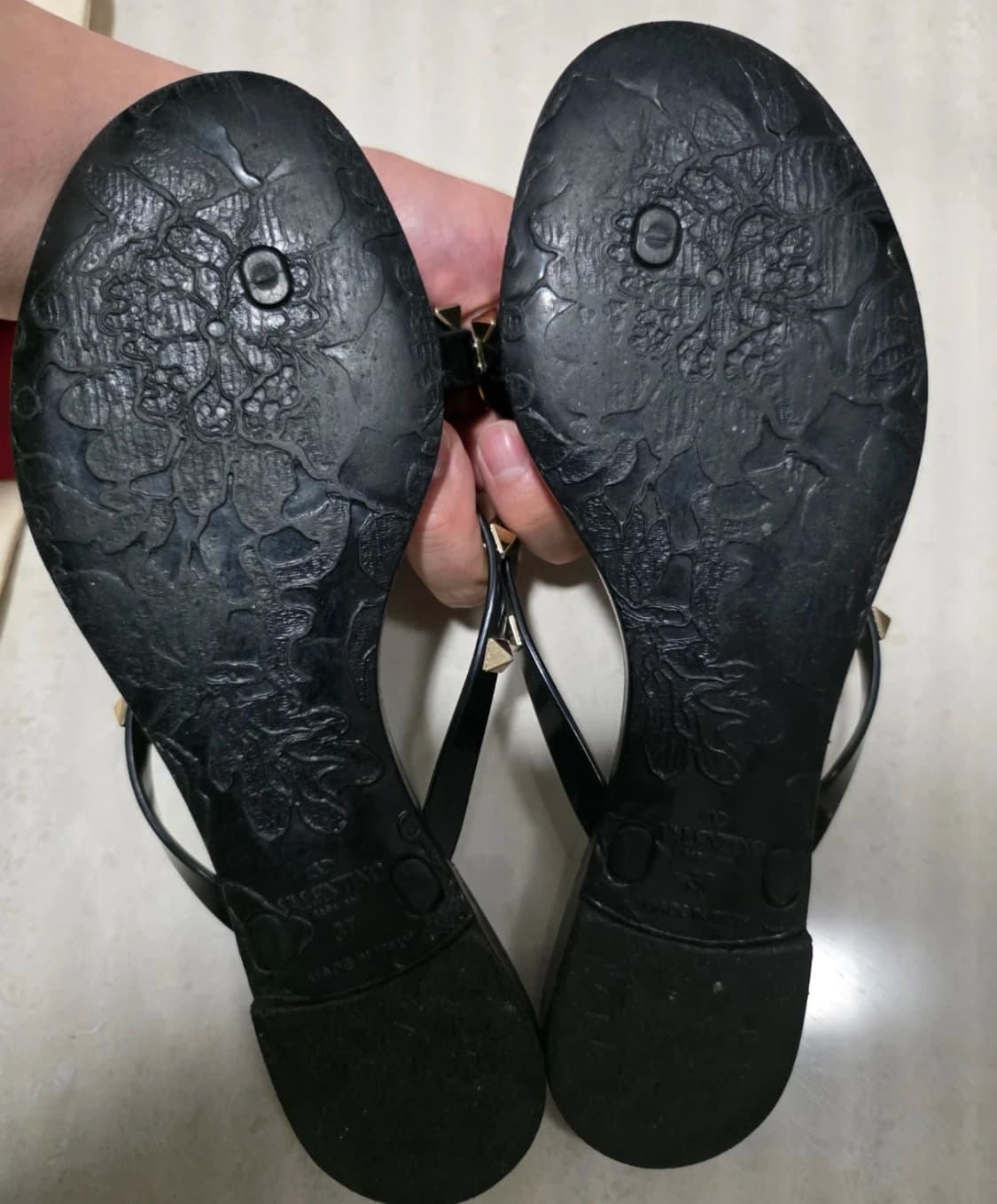 발렌티노 락스터드 젤리슈즈 블랙 상품이미지3