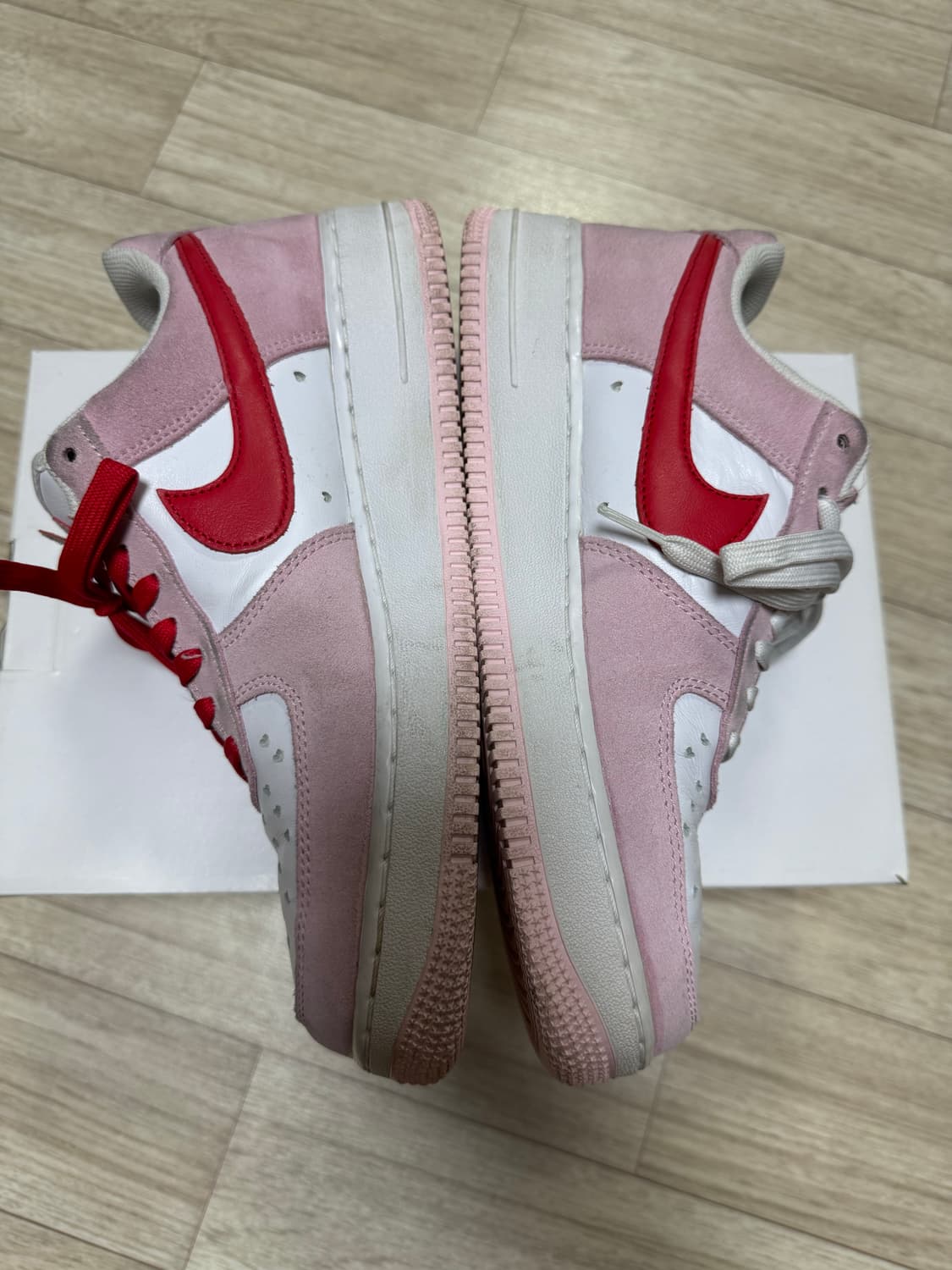 265 나이키 에어포스 발렌타인 데이 핑크 상품이미지3