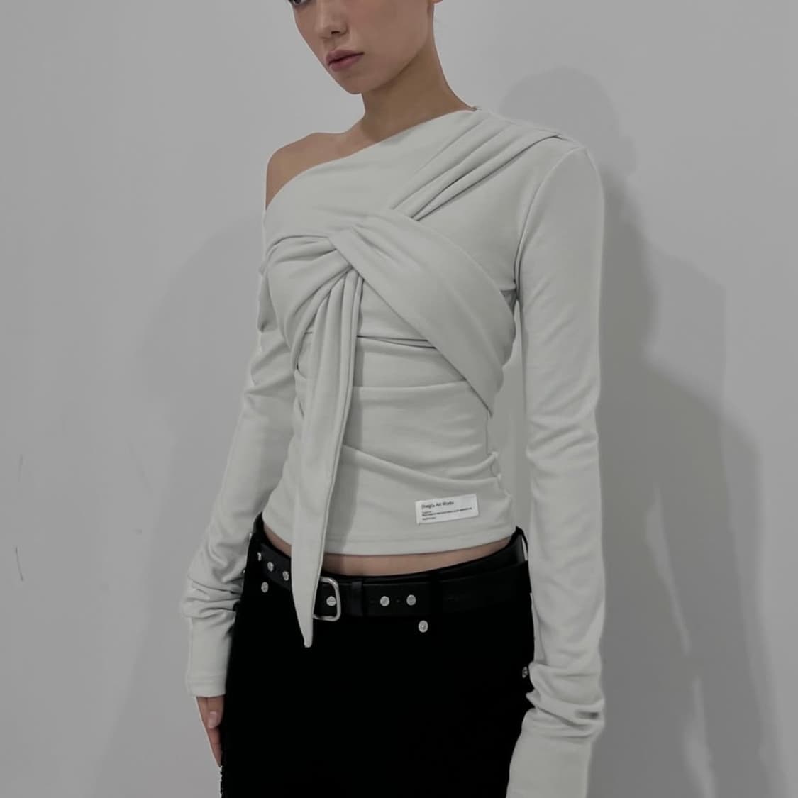 이네기 Drape Flow Tie Long Sleeve 상품이미지2
