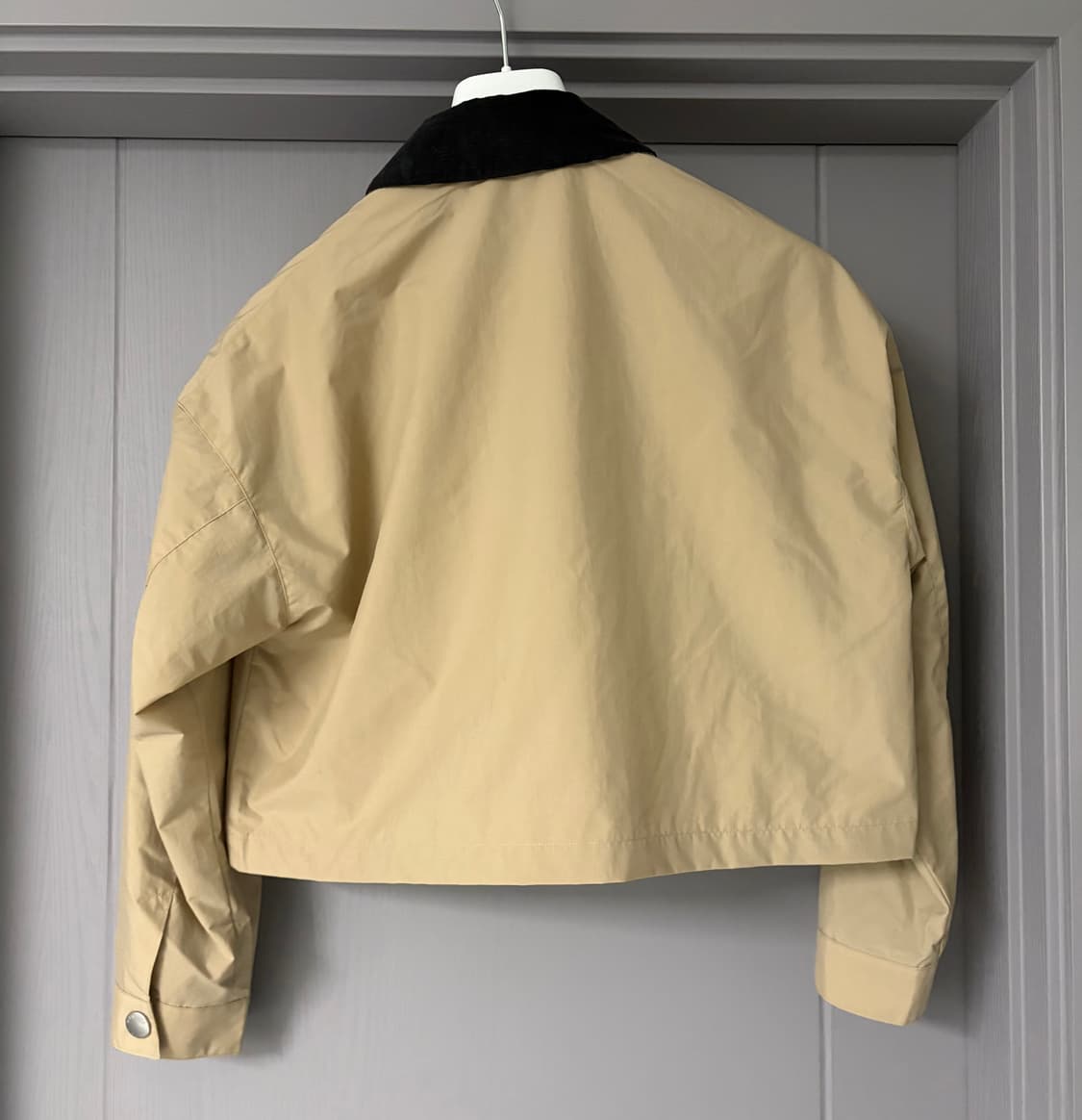 단톤 숏 자켓 36사이즈 판매합니다. 상품이미지2