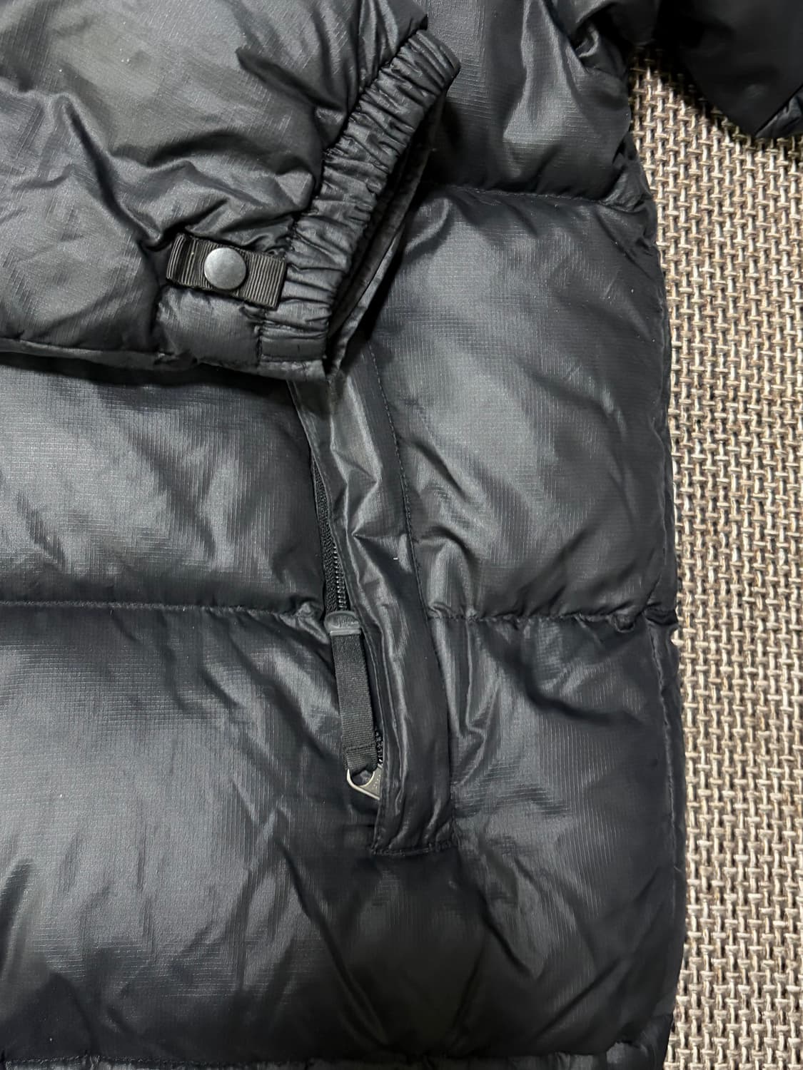 노스페이스 레트로 눕시 700 블랙 상품이미지4