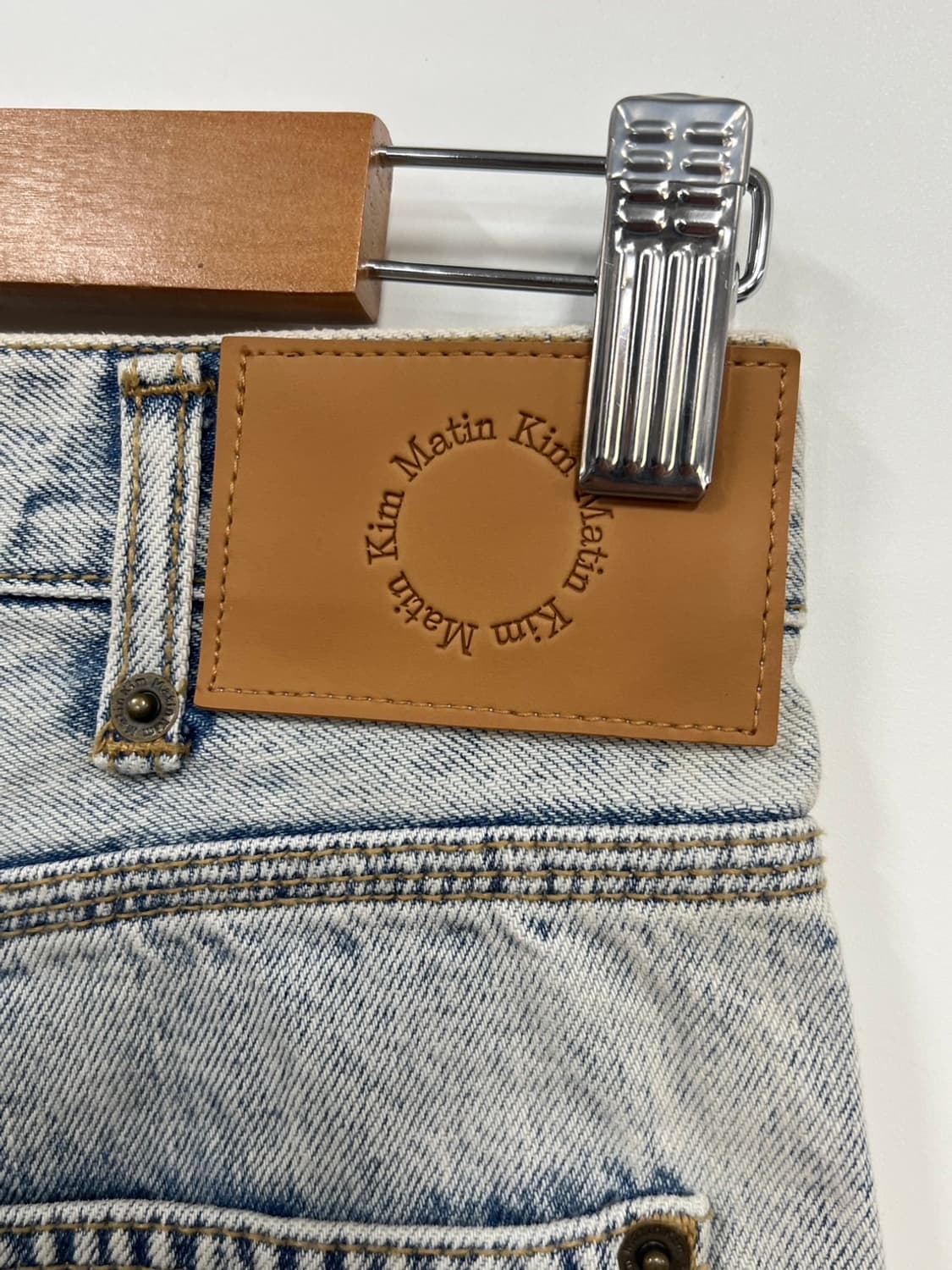 마뗑킴 아이스 워싱 와이드핏 데님 팬츠  상품이미지3