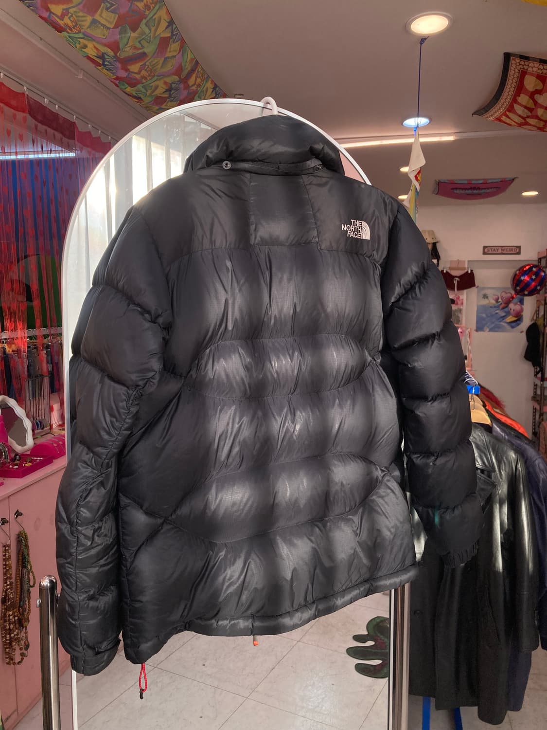 노스페이스 THENORTHFACE 블랙 숏패딩 상품이미지5