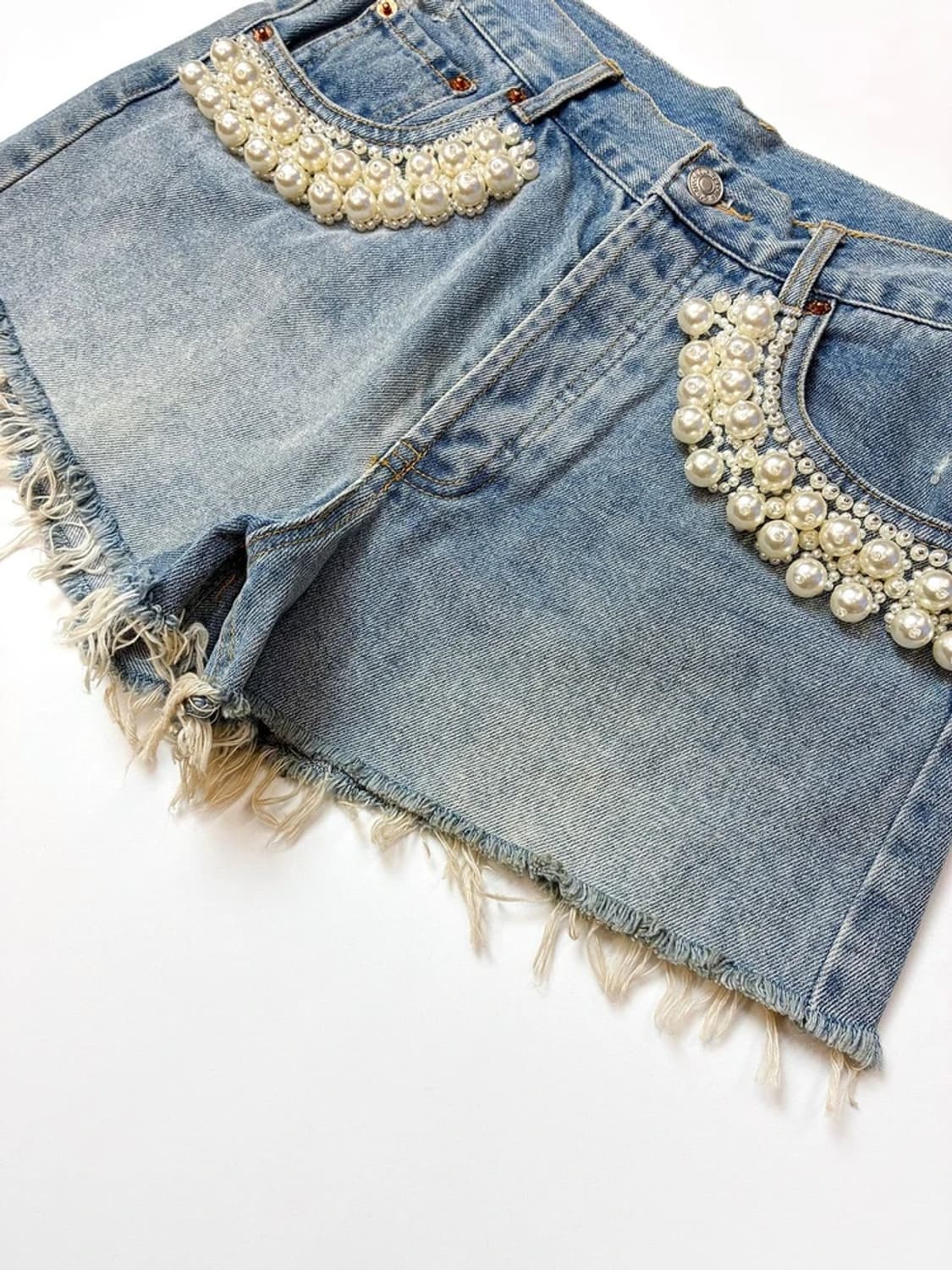 미우미우 x 리바이스 21ss 워시드 컷오프 데님 쇼츠 PN5400 상품이미지7