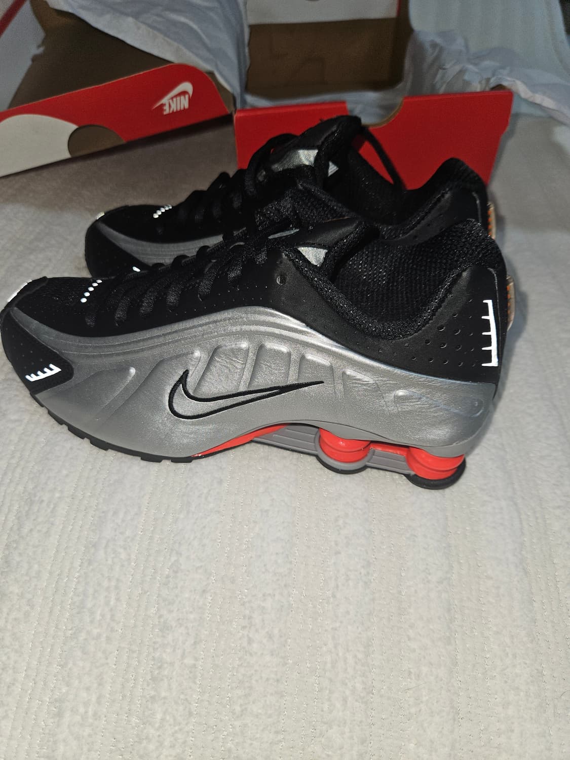 나이키 샥스 r4 블랙 앤 메탈릭 실버 245 상품이미지7