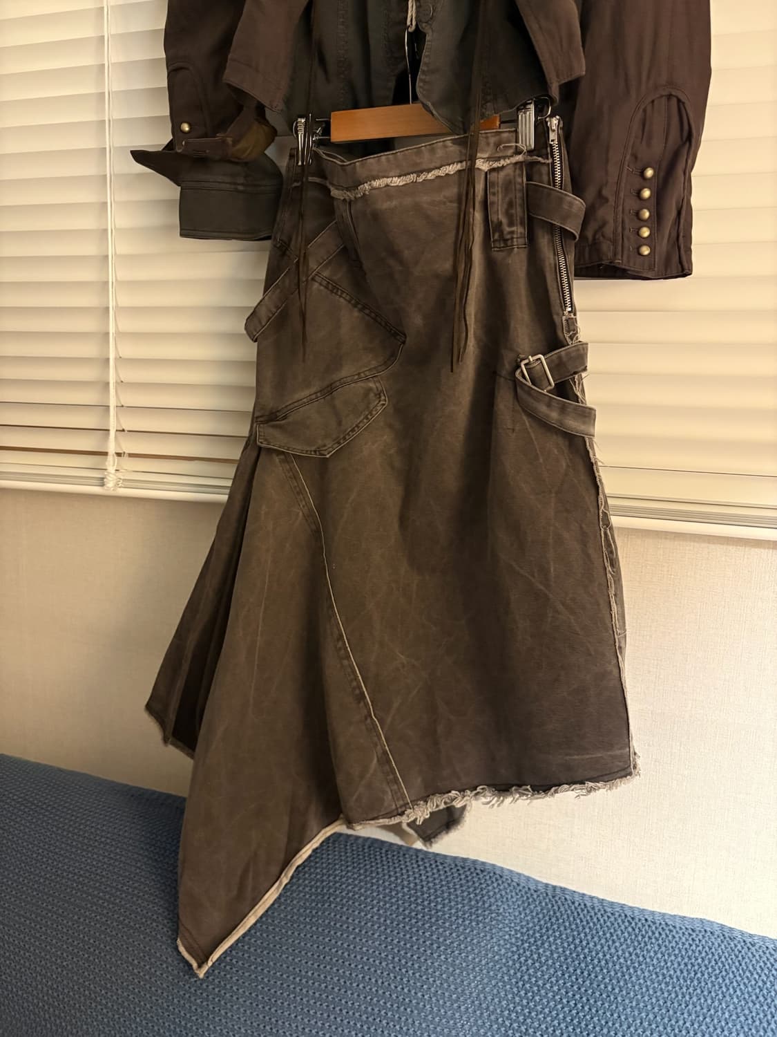 Asymmetric skirt 상품이미지1