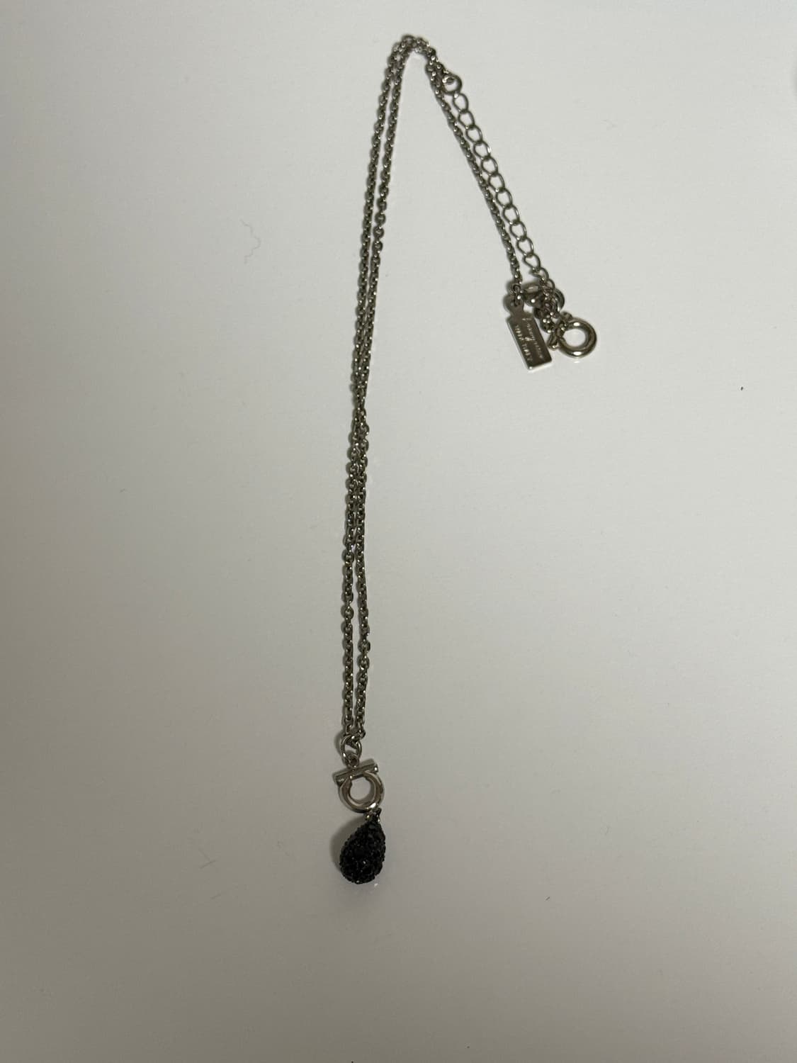 페라가모 간치니 블랙 드롭 목걸이 상품이미지3