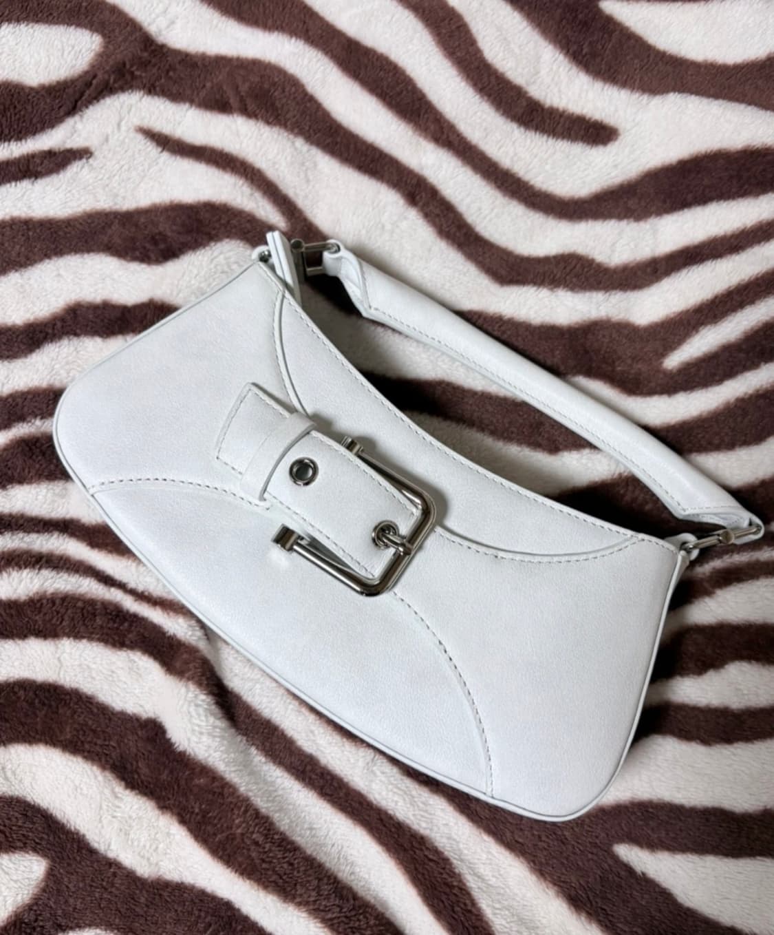 Belted brocle bag small white 상품이미지2