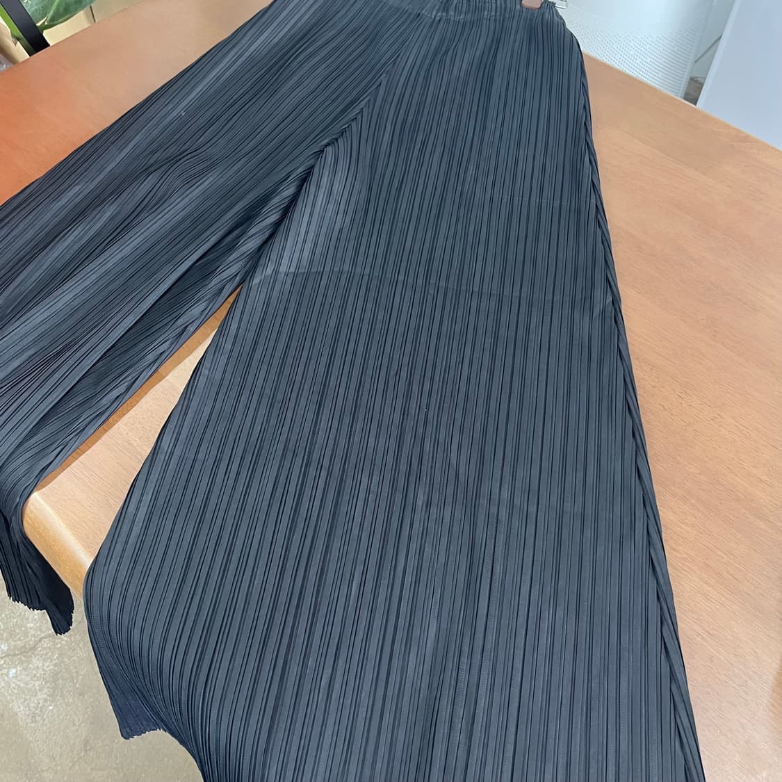 이세이미야케 와이드 플리츠 팬츠 F 상품이미지3