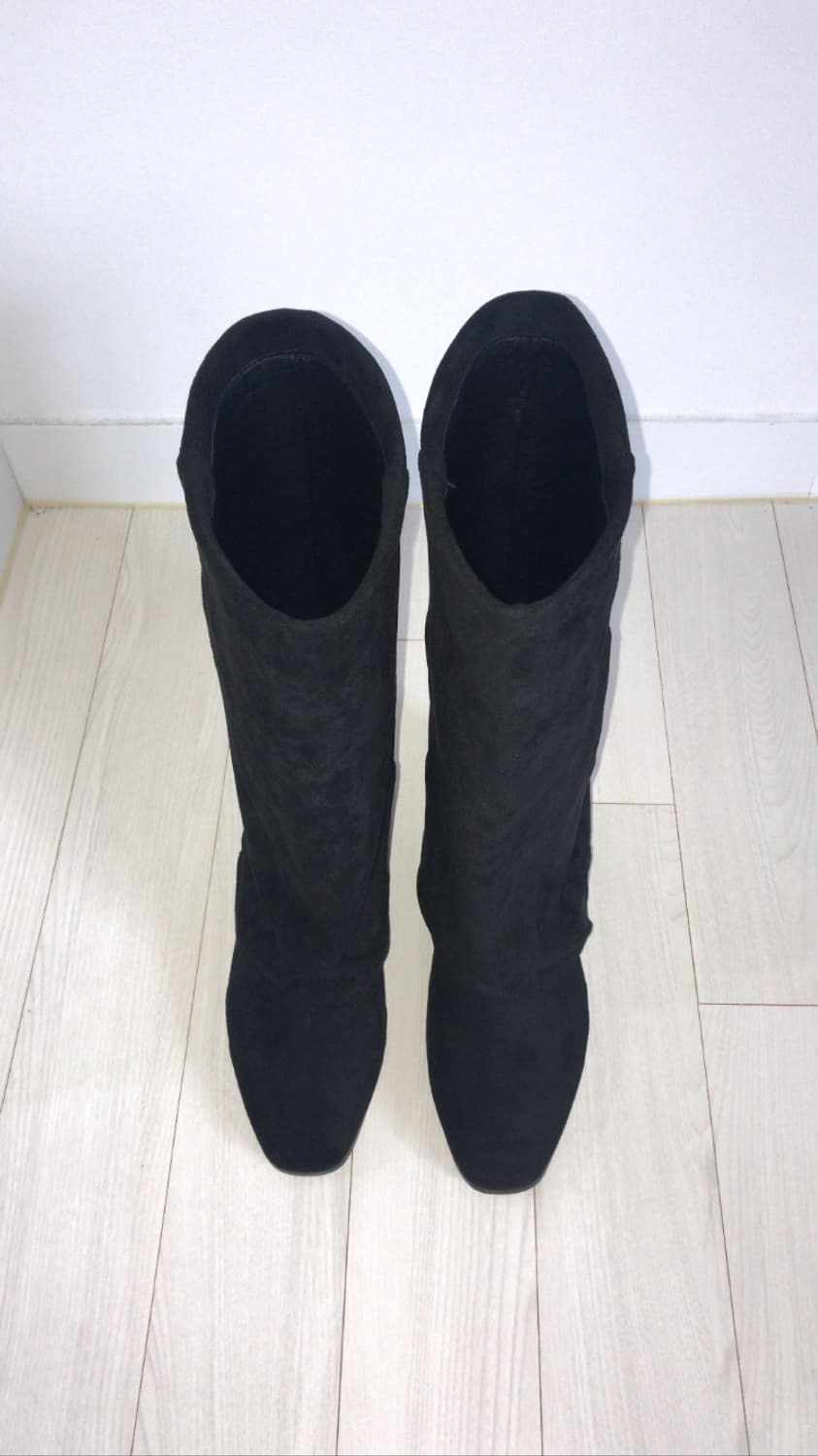 새상품) 블랙 스웨이드 매트 워머 부츠 상품이미지1