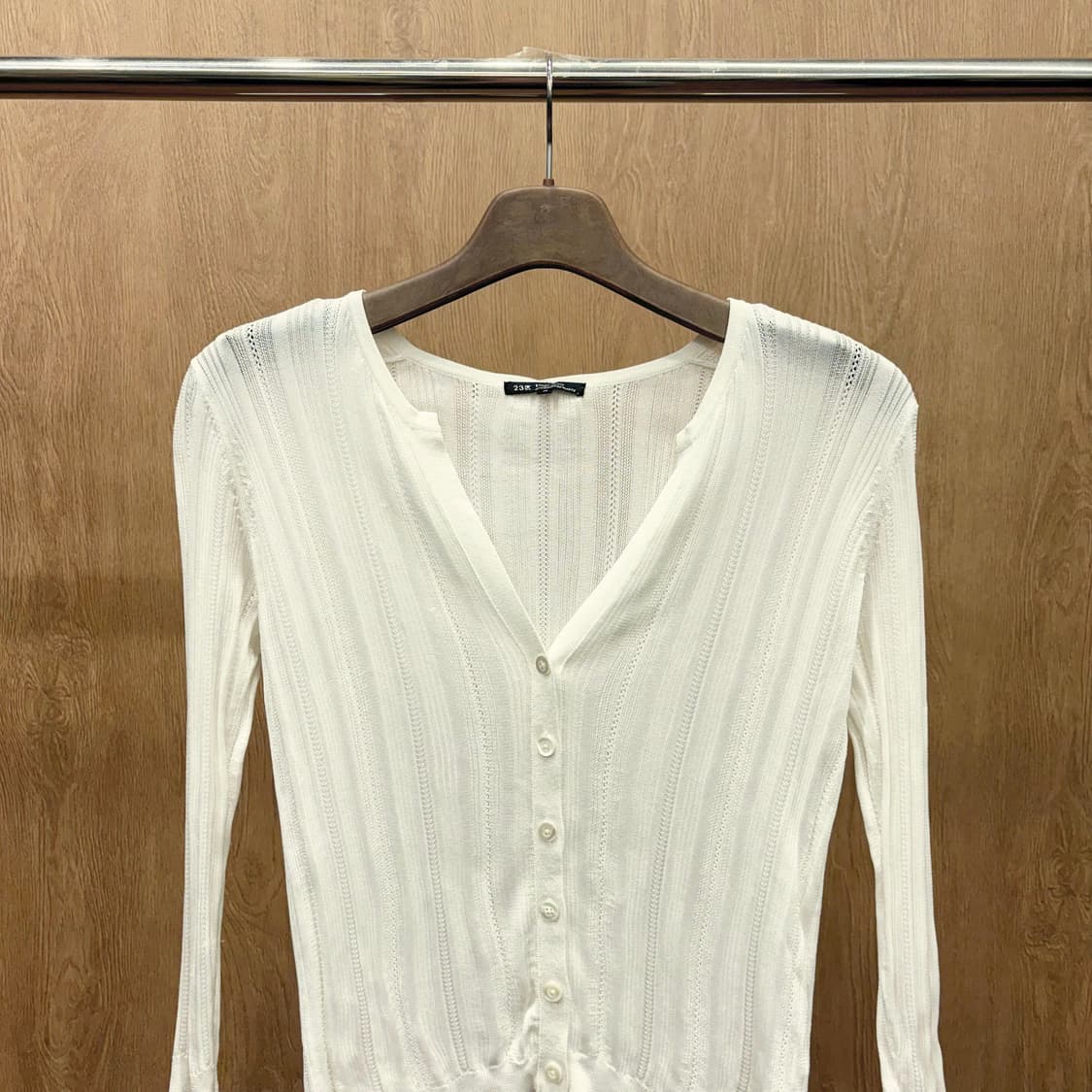 빈티지 긴팔 브이넥 가디건 세로 골지 소매 리브 마감 디테일 아이보리 상품이미지4