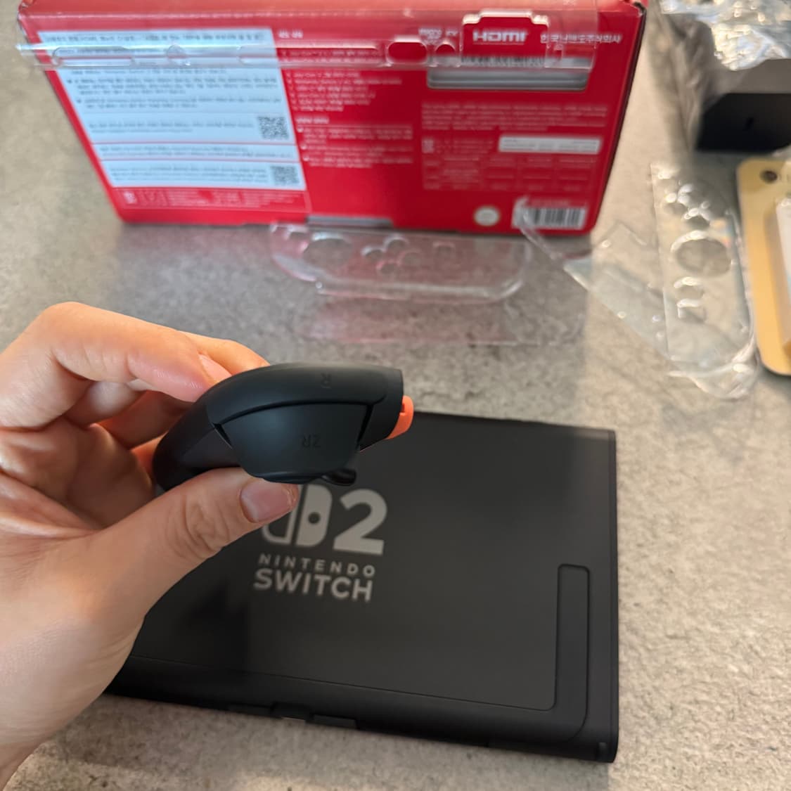 (S급 거의새거) 닌텐도스위치2 일반 풀구성 + 액정필름, 조이콘케이스 상품이미지5