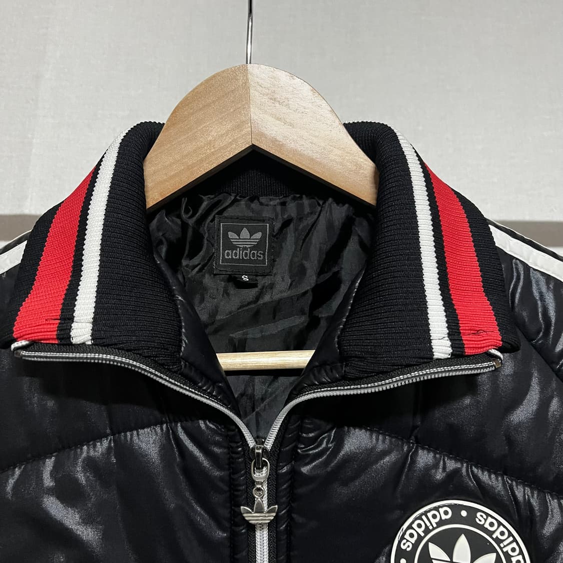 아디다스 올드스쿨 블랙 삼선 패딩 S 상품이미지2