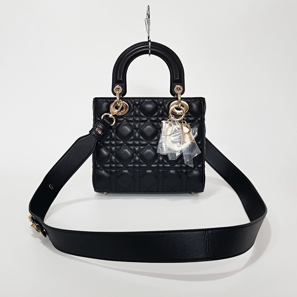 디올 레이디디올 스몰 블랙 M0538ONGE 상품이미지1