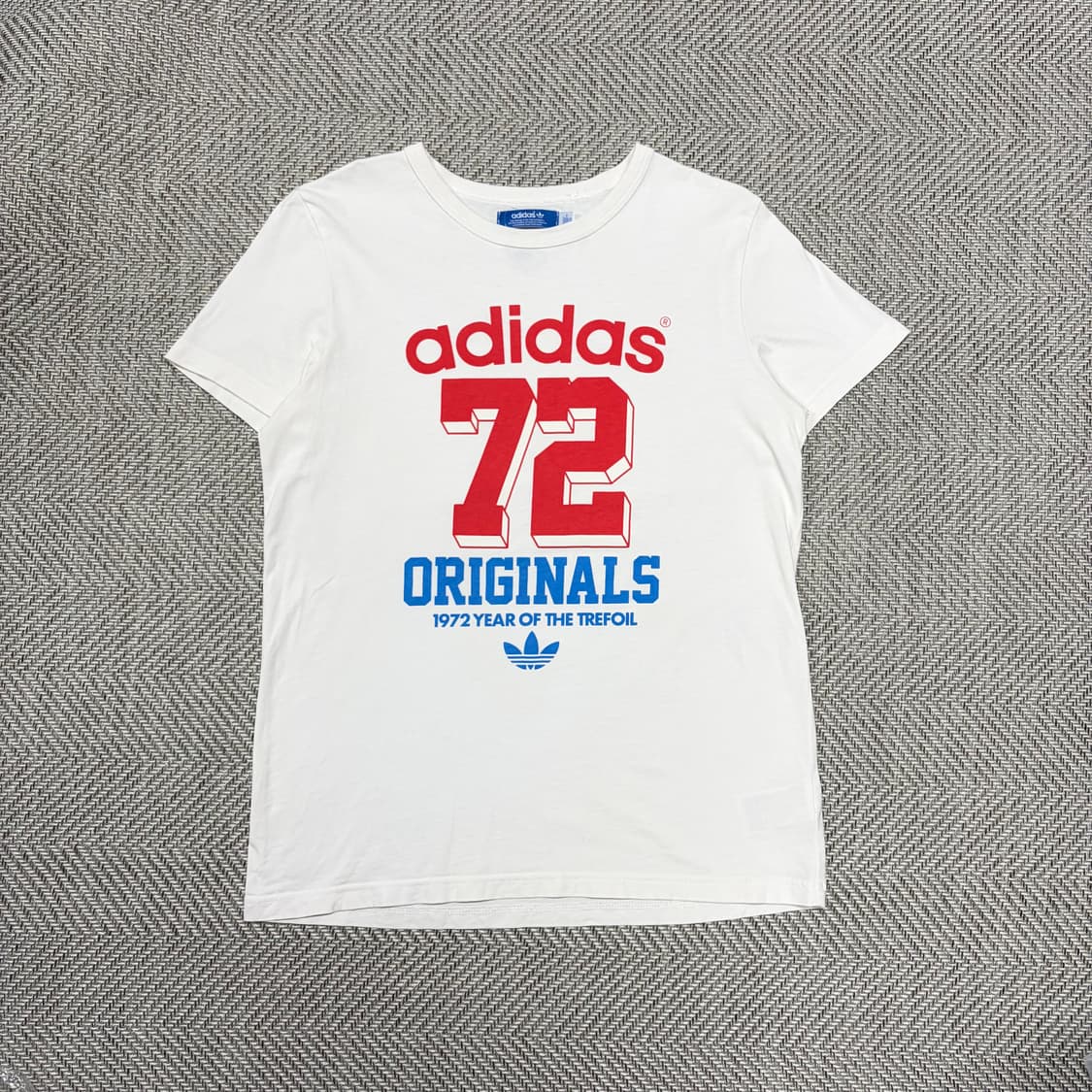 (105)아디다스 오리지날 로고반팔티 상품이미지1