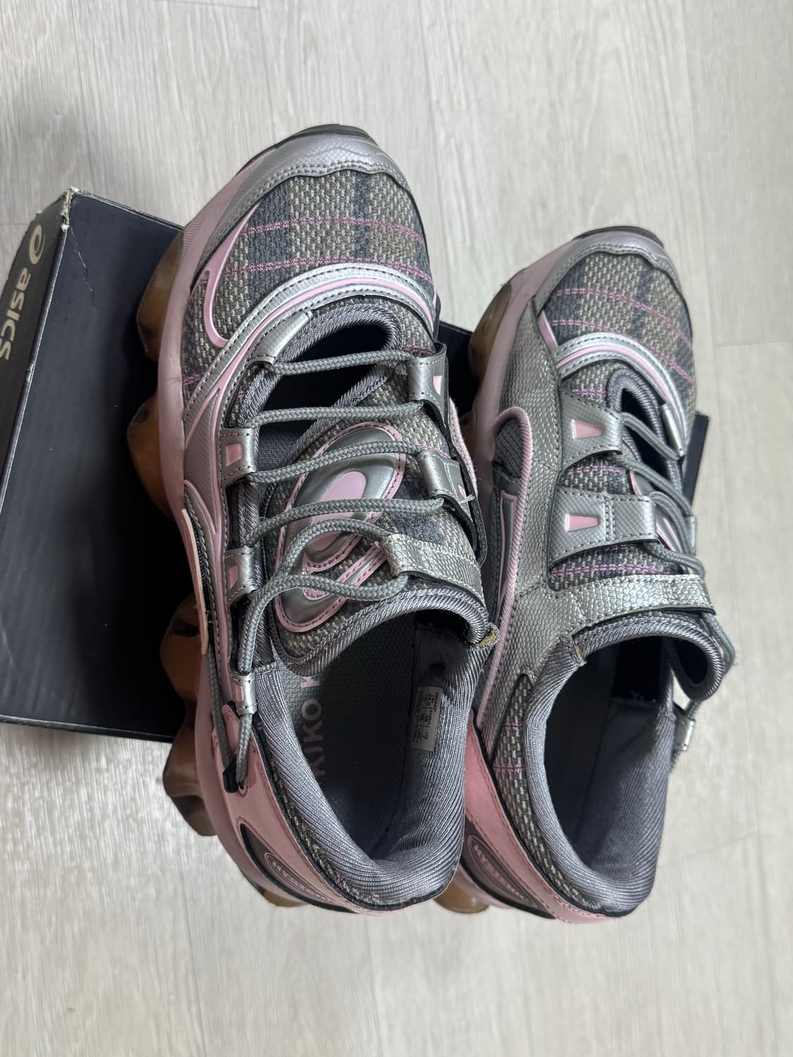 아식스 키코 코스타디노브 히스테릭글래머 젤퀀텀 코튼캔디 240 상품이미지3