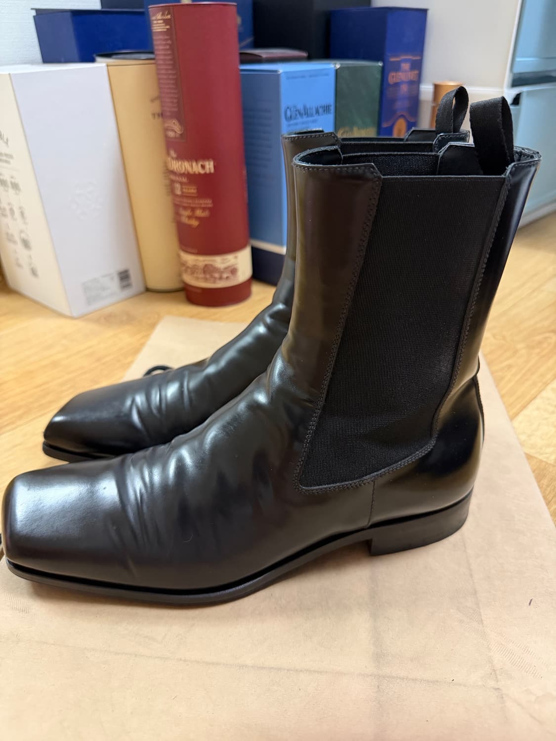 프라다 브러쉬드 부츠 판매합니다. 상품이미지5