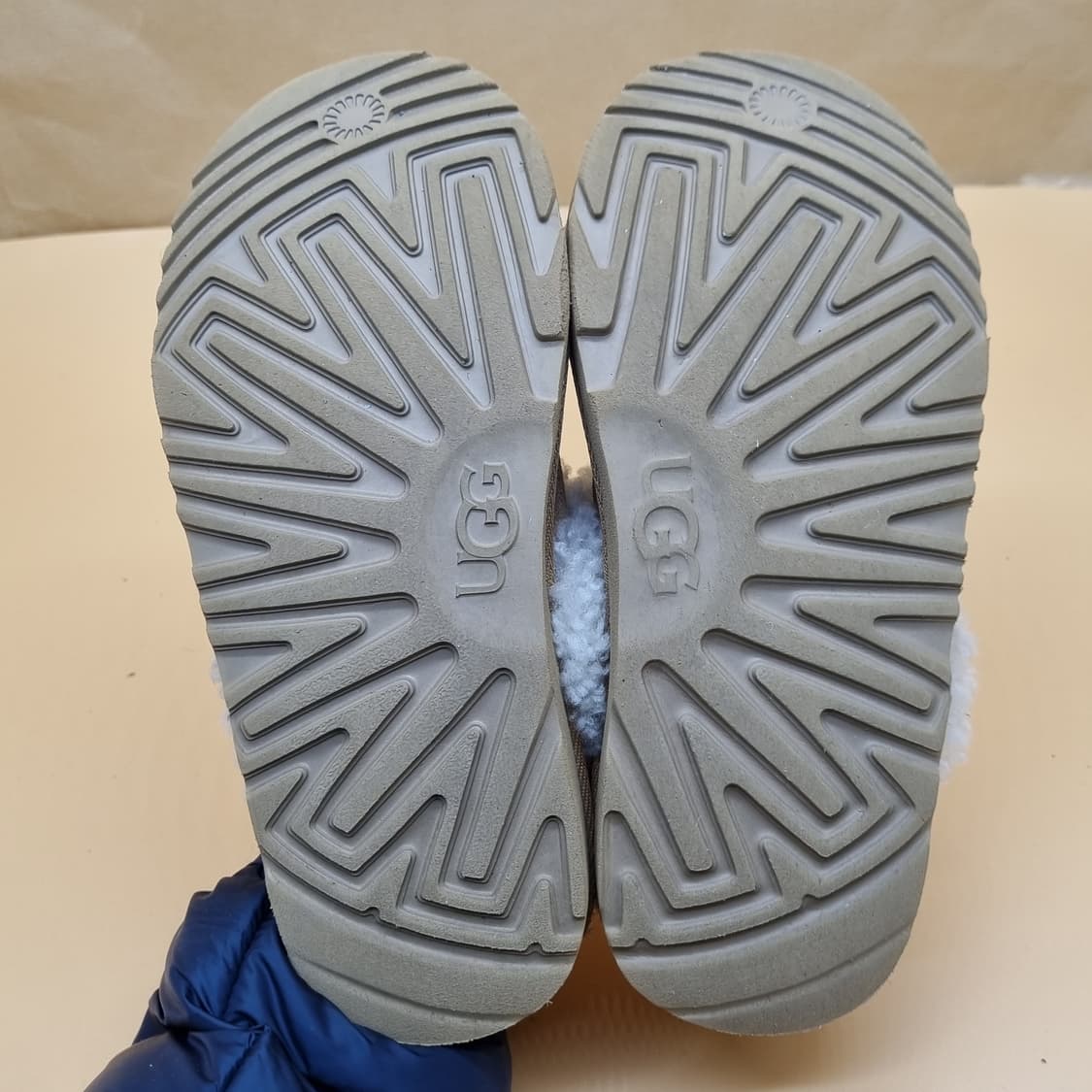 UGG 어그 슬리퍼220 상품이미지3