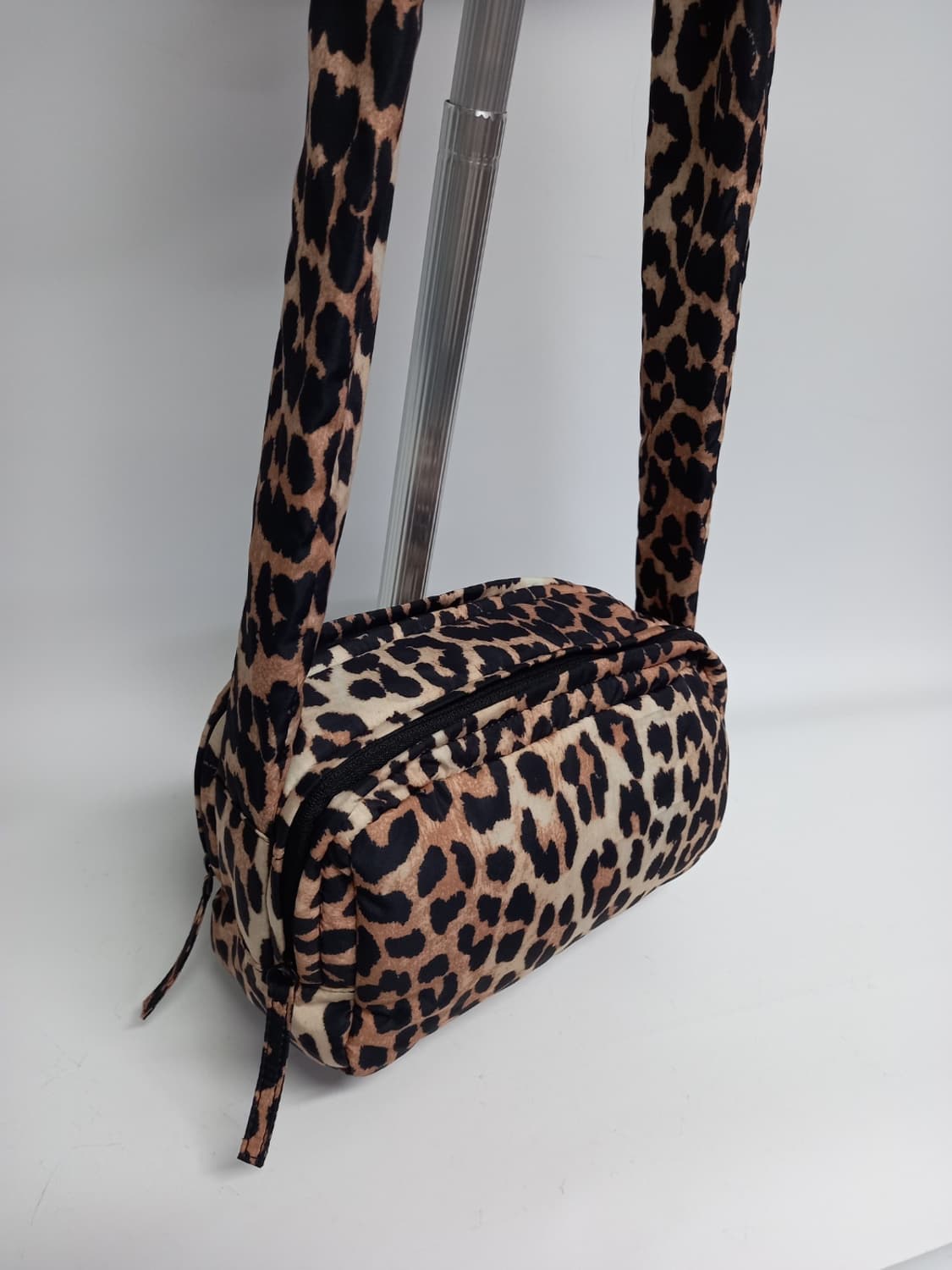 새 가니 GANNI 레오파드 패딩 퀄팅 미니 크로스백 상품이미지6