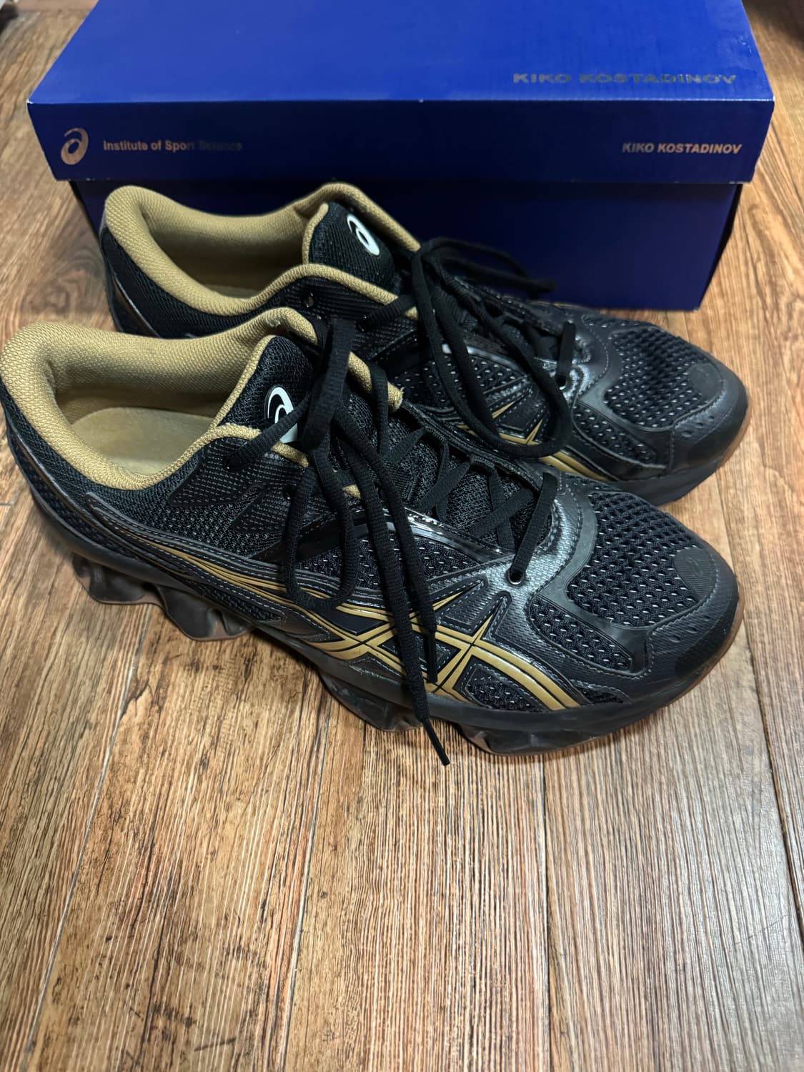 아식스 x 키코 코스타디노브 젤 퀀텀 지엔치아 다크 그레이 상품이미지2