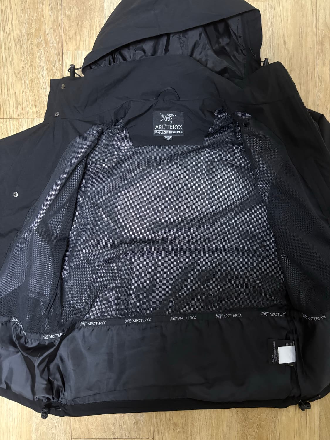 아크테릭스 블랙 고어텍스 바람막이 자켓 상품이미지3